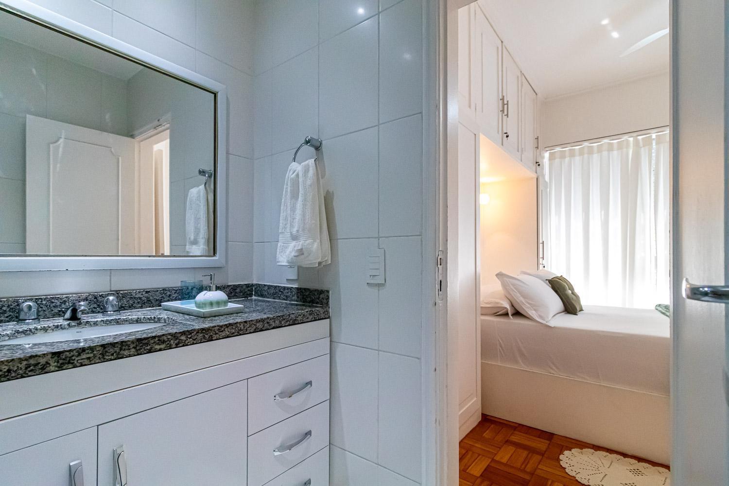 Vinicius De Moraes Ipanema Apartment *