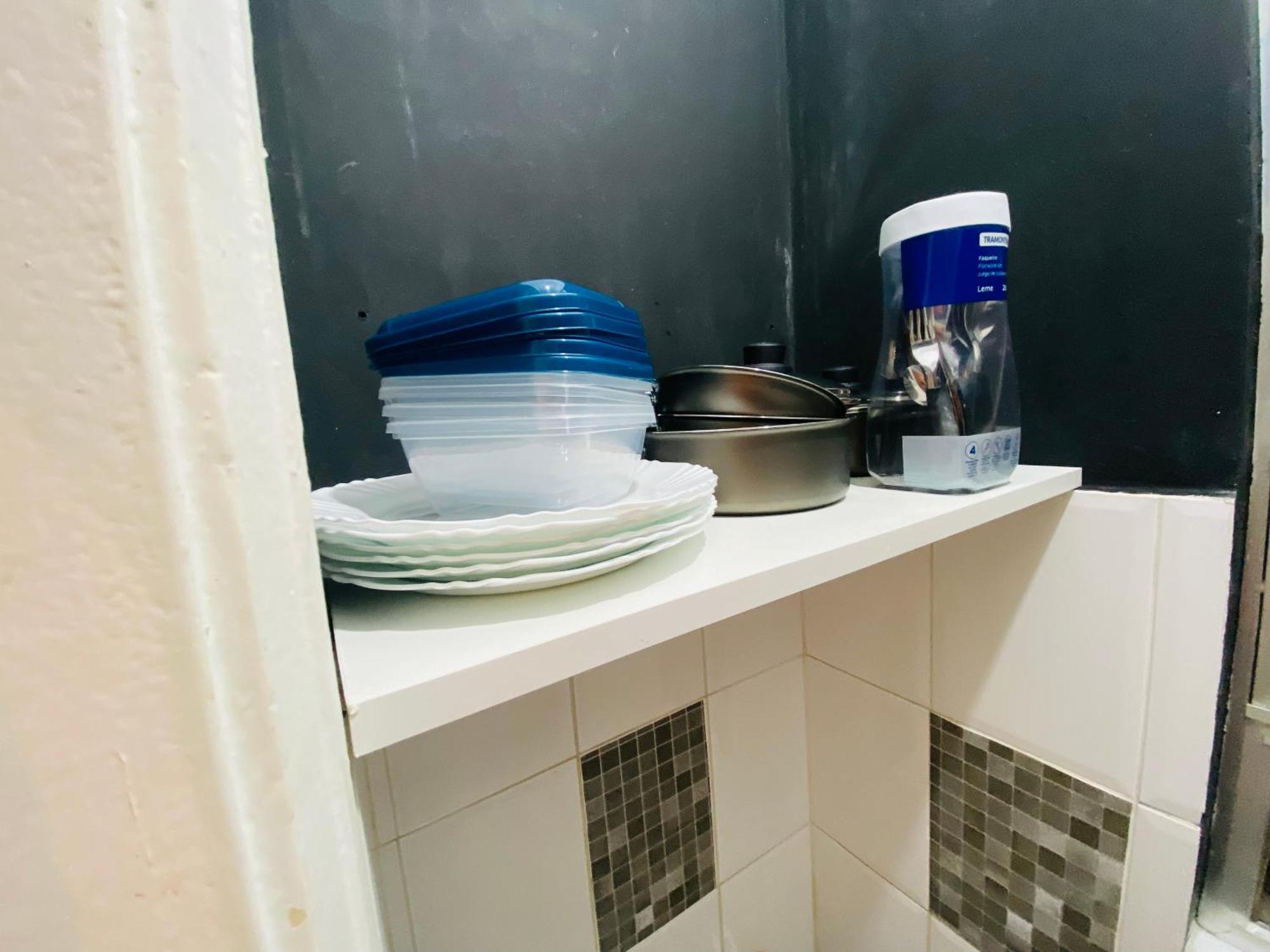 Completo Na De Copacabana, Perto Ipanema Gal Osorio, Com Ar, Wifi, Netflix, Ate 3 Pessoas, Pauloangerami Sf138 Rio de Janeiro