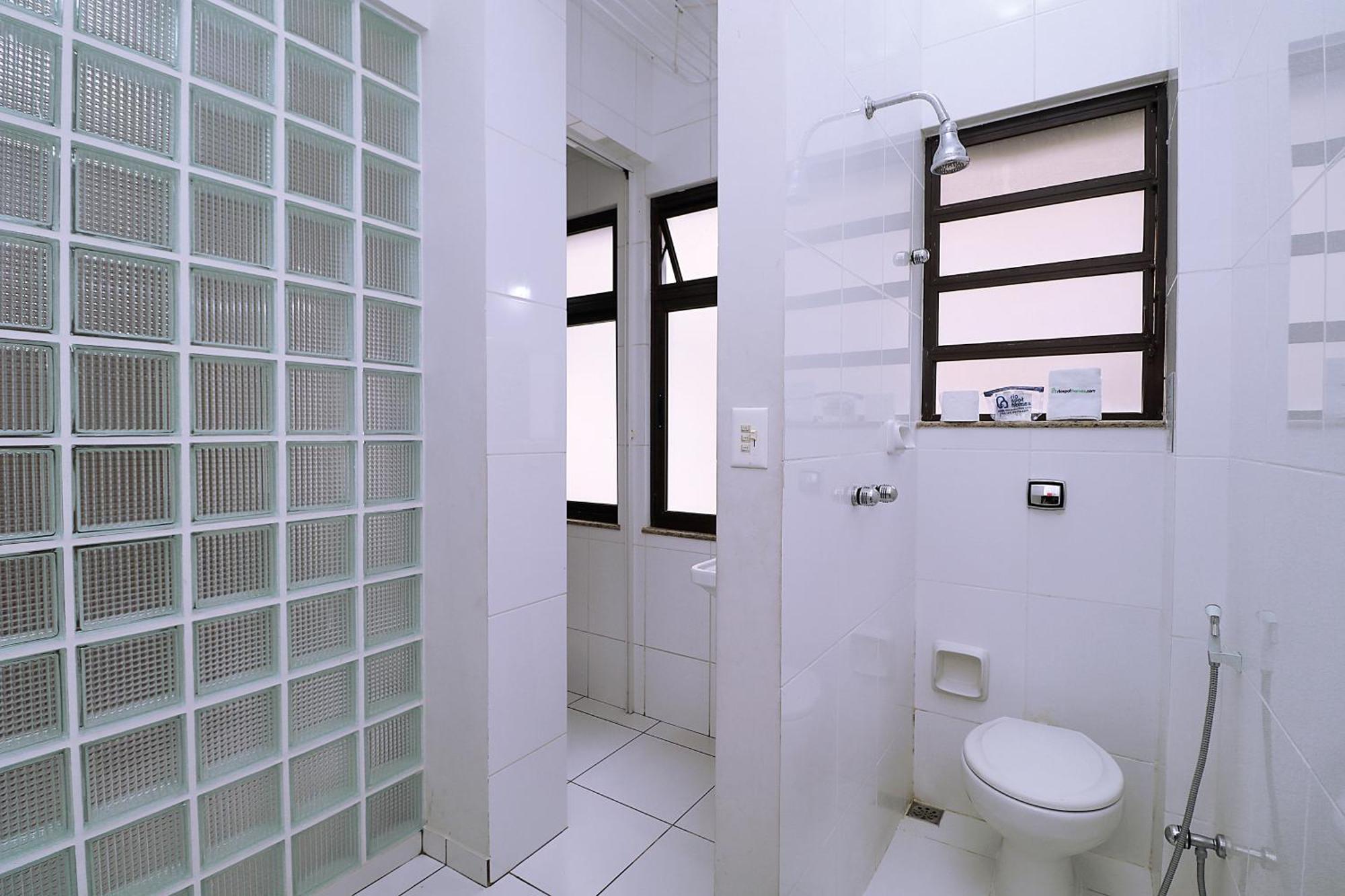 Apartamento 3 Quartos, 2 Minutos Andando Ate A T011