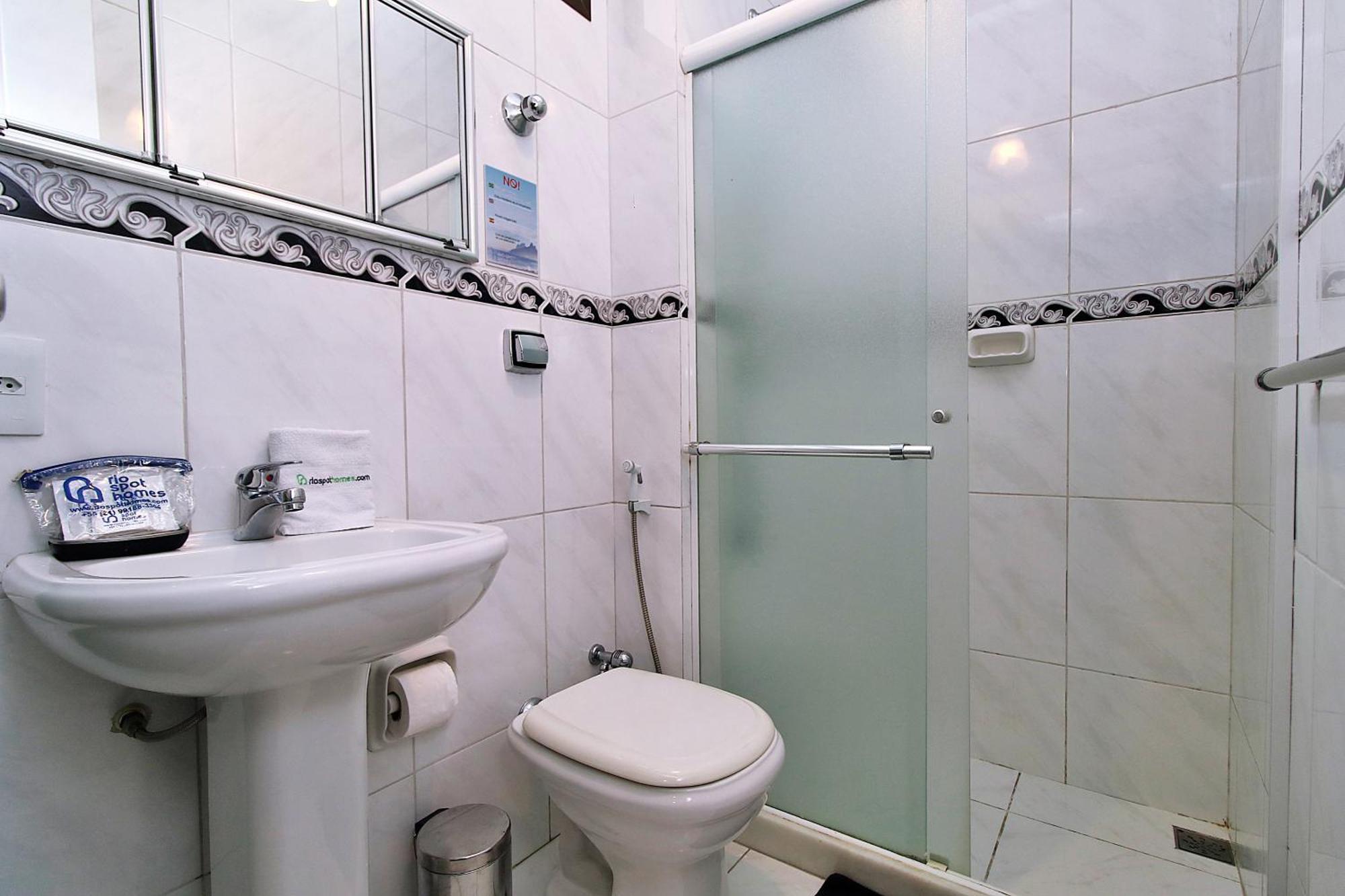Apartamento 3 Quartos, 2 Minutos Andando Ate A T011 Rio de Janeiro