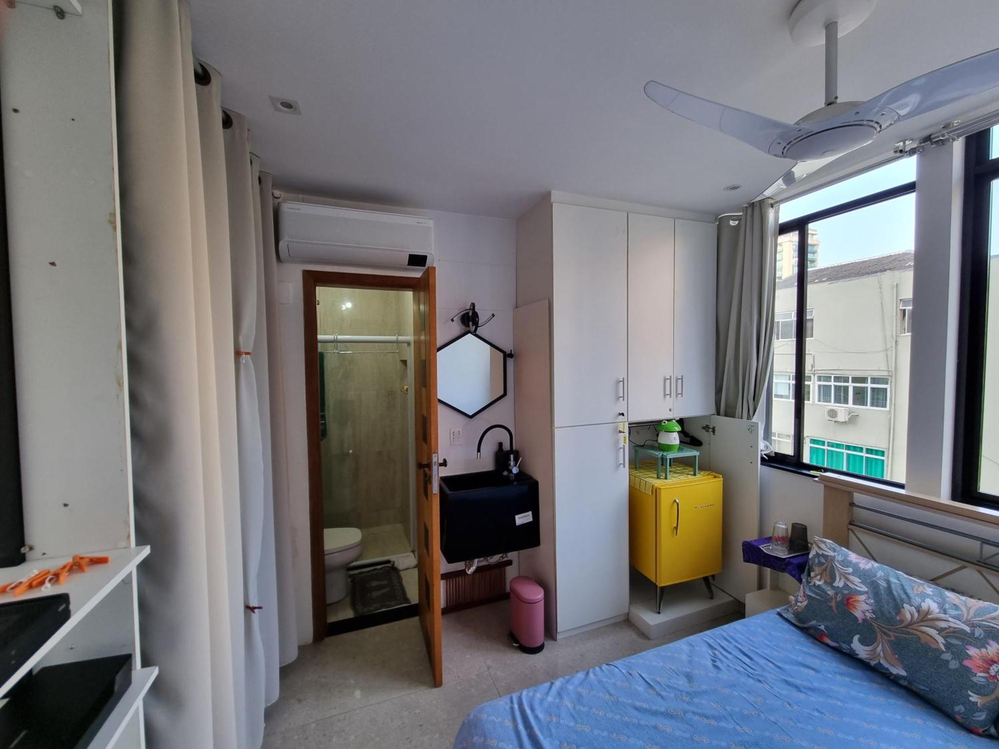 Homestay C: Panoramic Rio Views Near Iconic Beaches