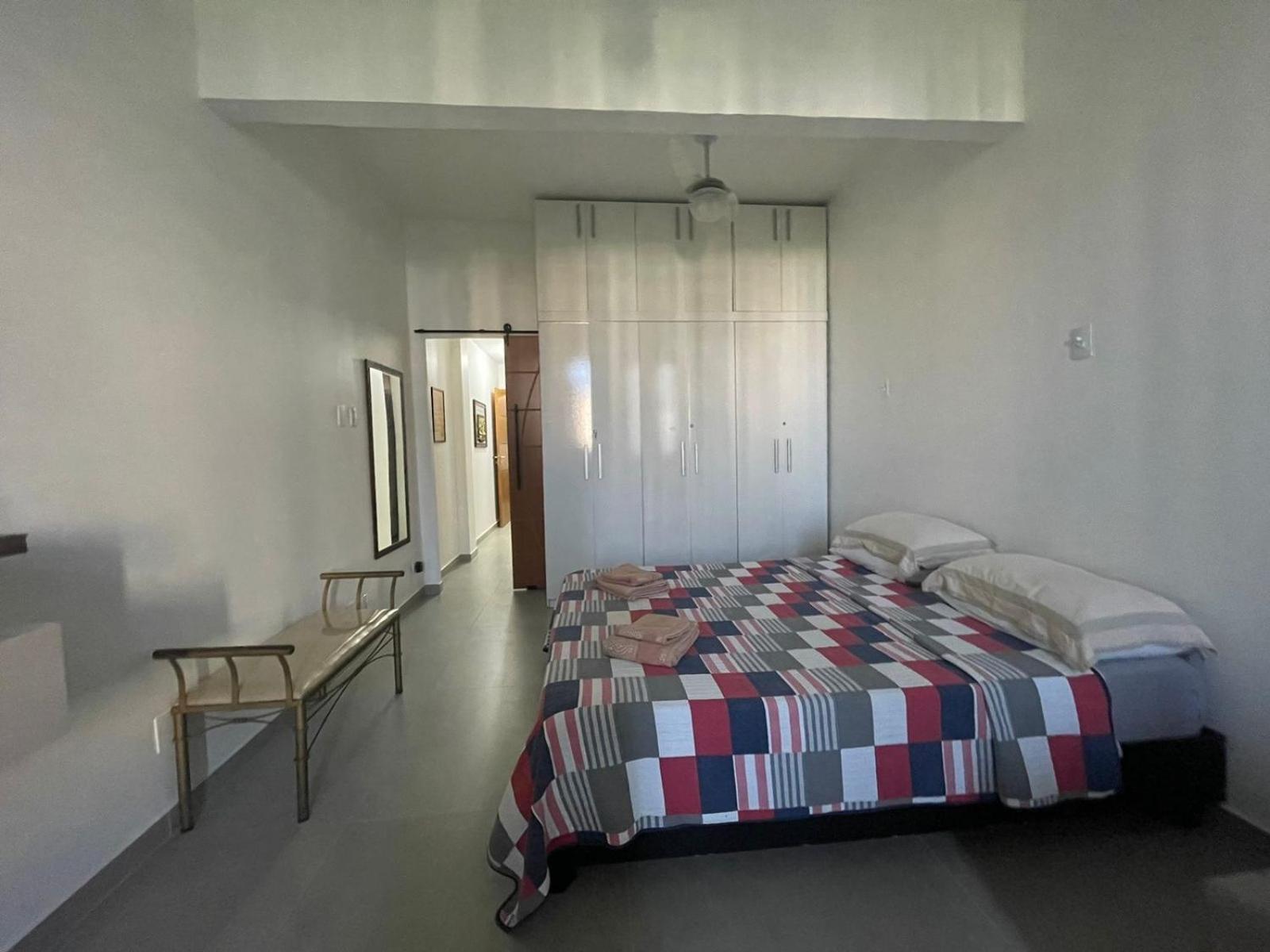 Apartamento Confortável Apto Cama Queen E Sofá Cama - Copacabana *