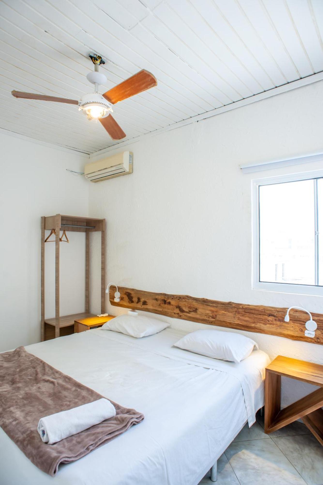 Hostel Longboard Paradise