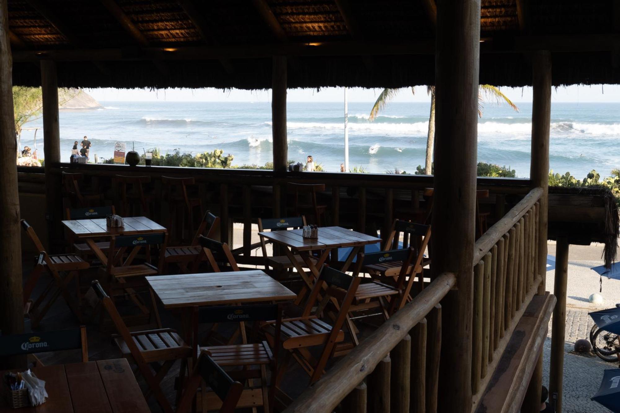 Longboard Paradise Hostel *