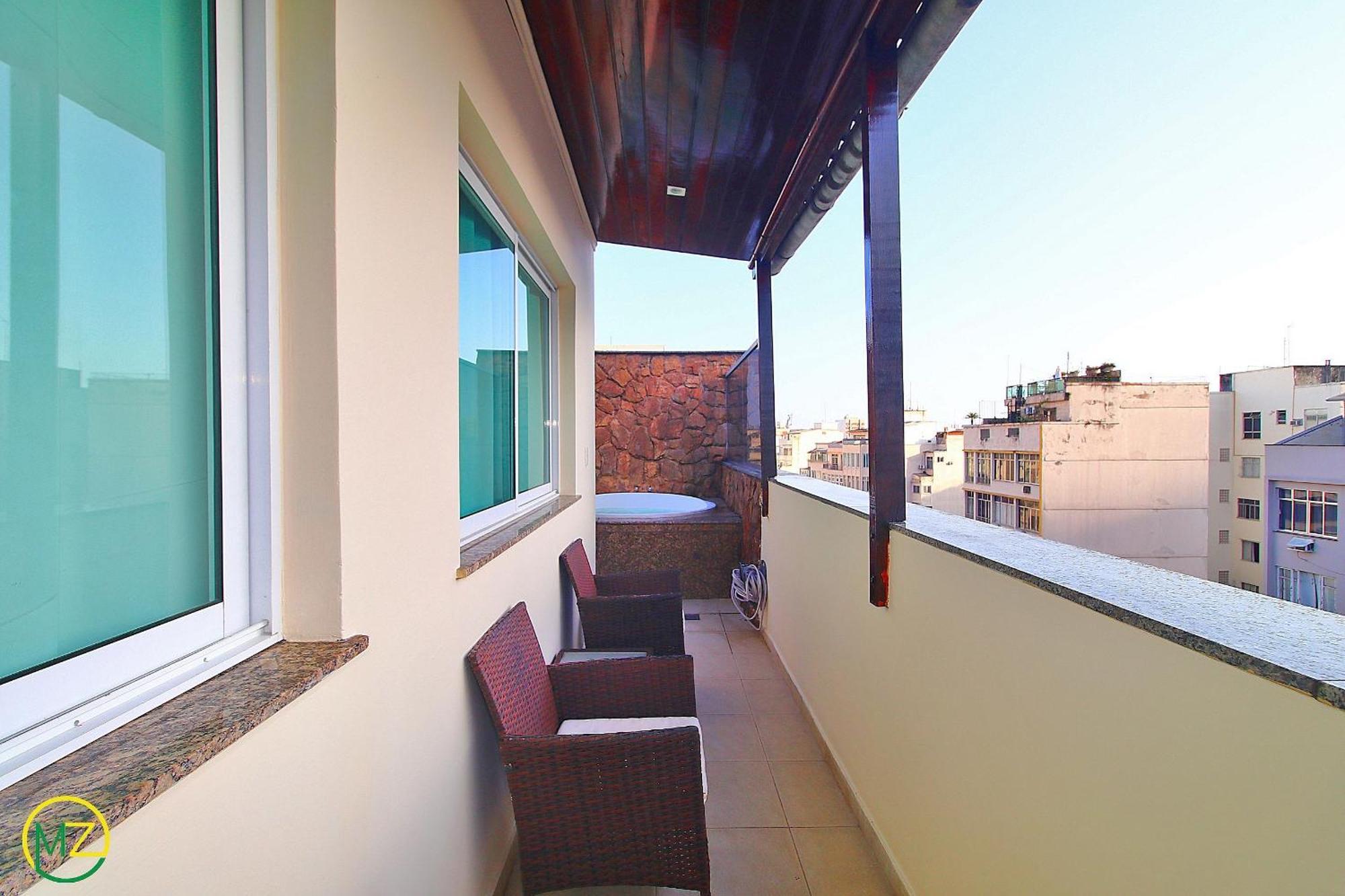 Apartamento Linda Cobertura De 3 Quartos Em Copacabana Com Jaccuzzi E Terraço Em Copacabana!