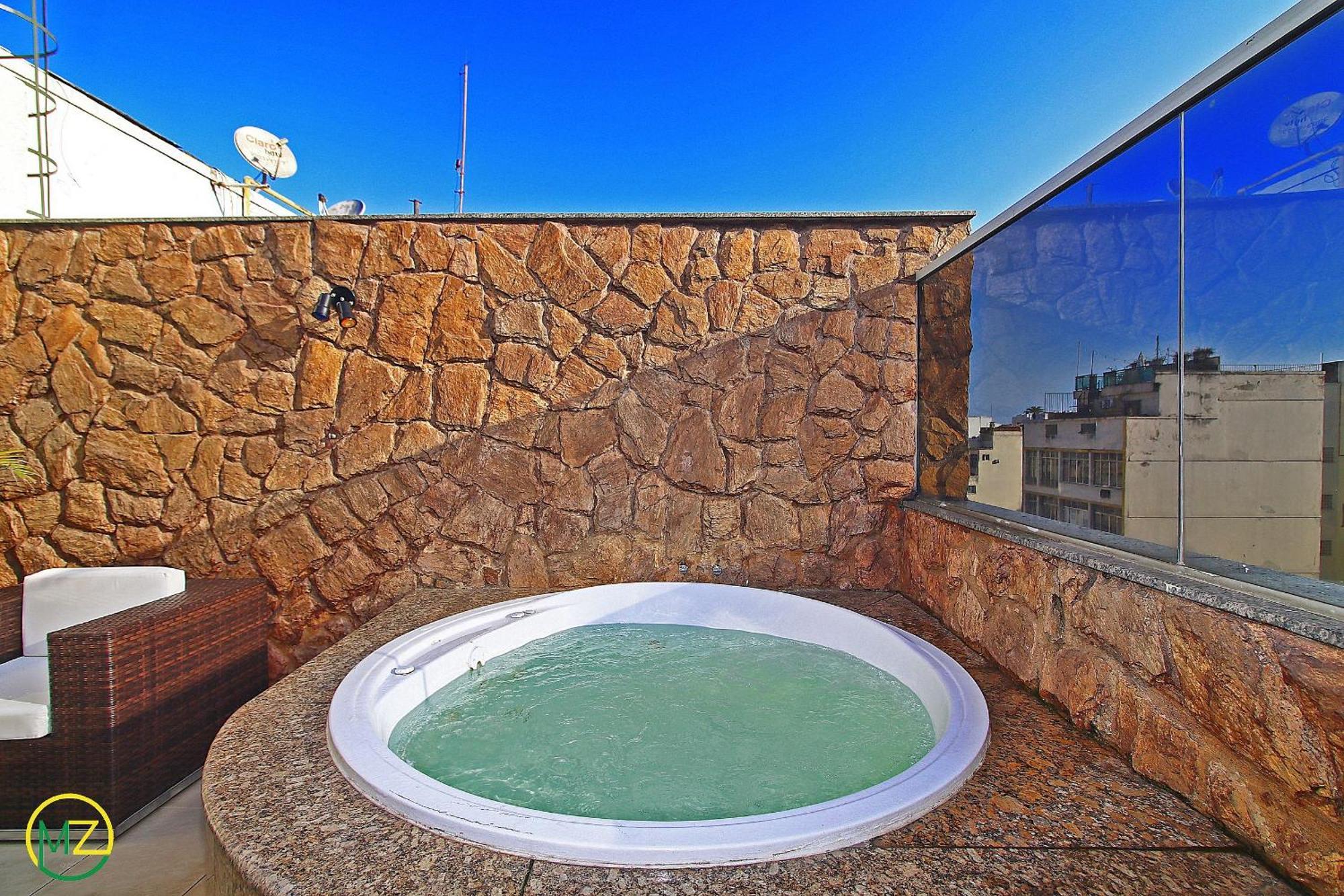 Linda Cobertura De 3 Quartos Em Copacabana Com Jaccuzzi E Terraço Em Copacabana! Apartamento