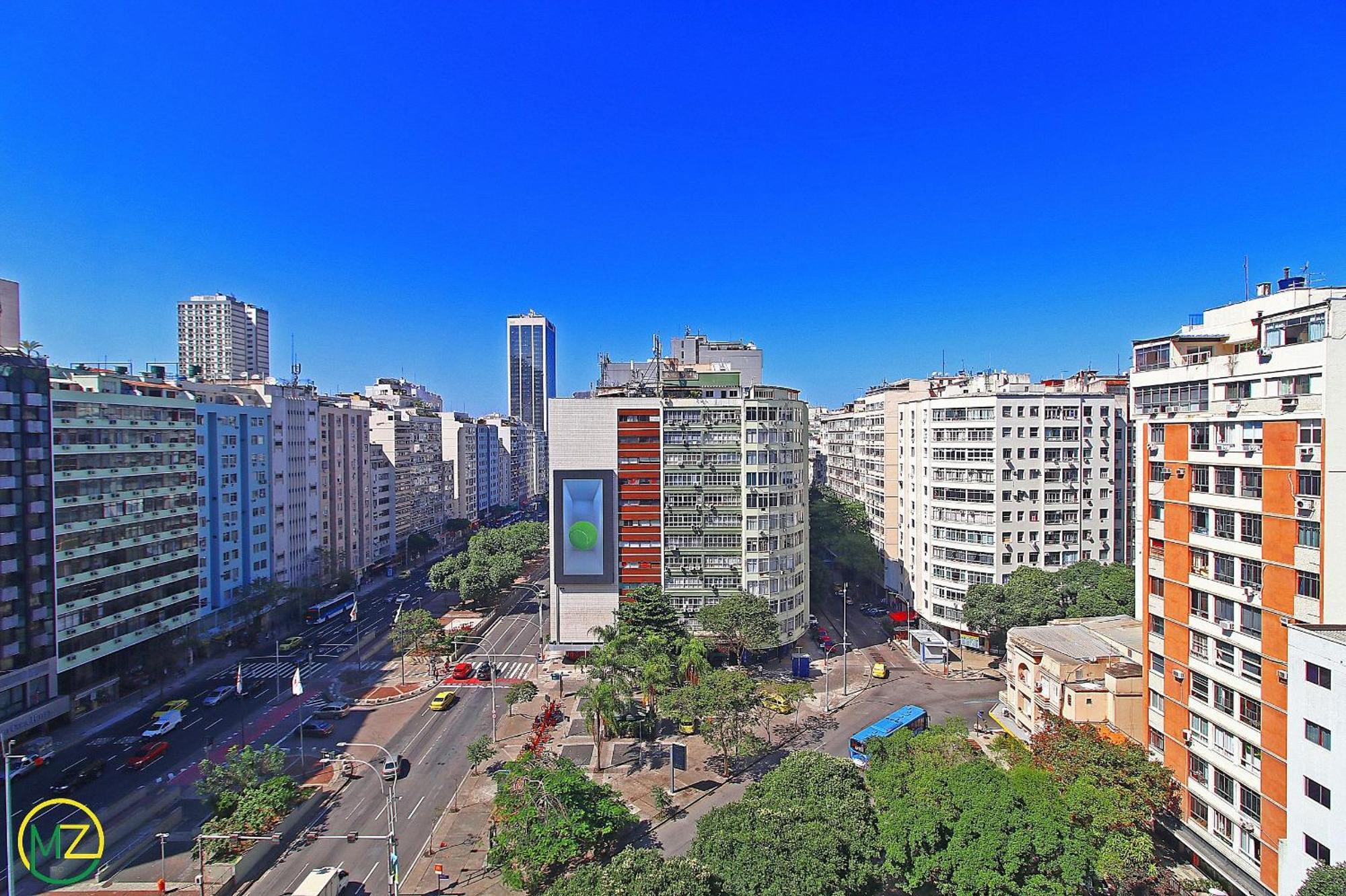 Com Pequena Varanda Em Copacabana *