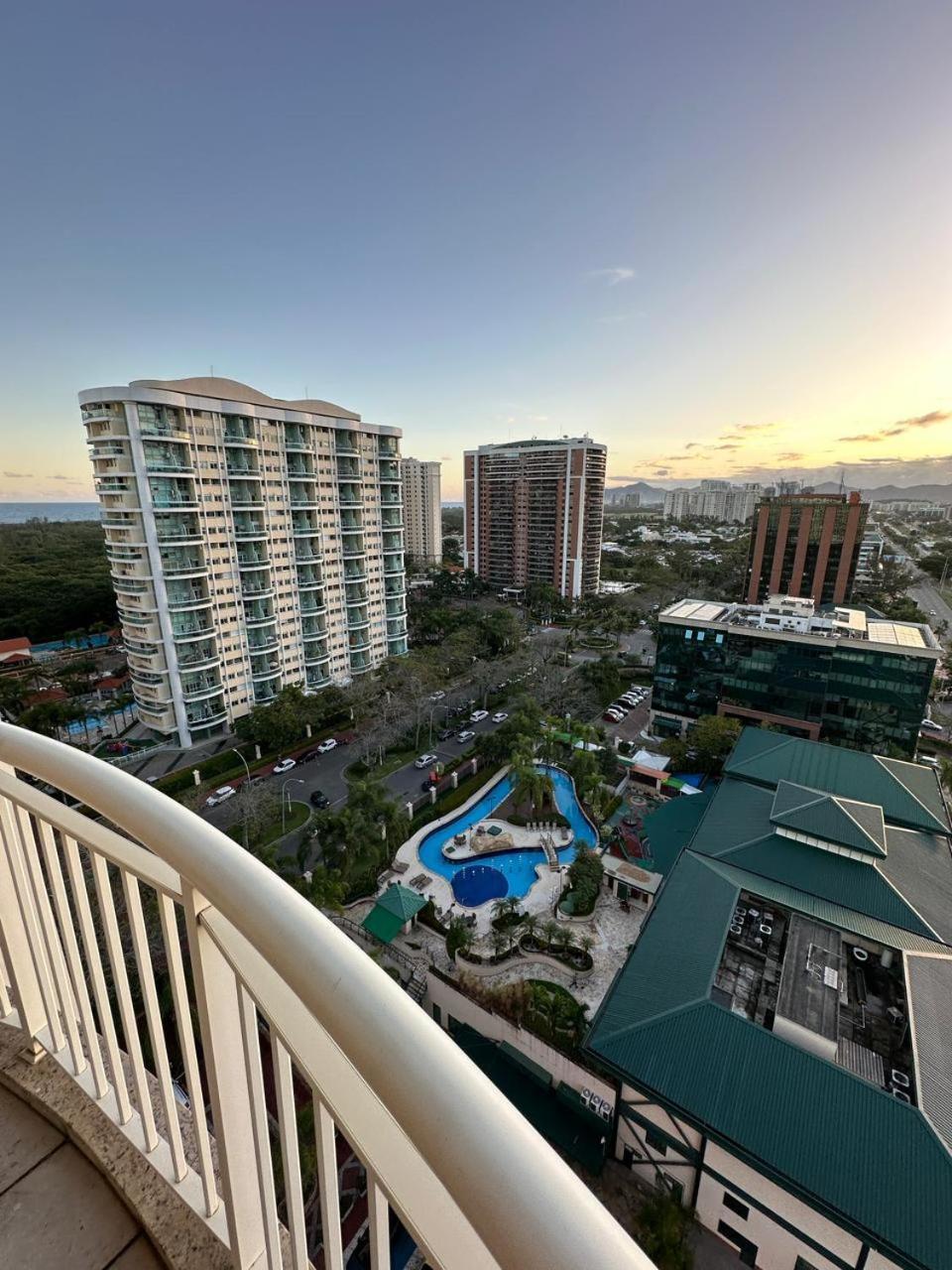 Aparthotel Flat Com Vista Panoramica -15- Na Barra Da Tijuca - Estacionamento Gratuito - Frigobar - Ar Condicionado - Piscina - Academia - Balsa Gratis - Varanda - Vista Parcial Mar E Lagoa Rio de Janeiro
