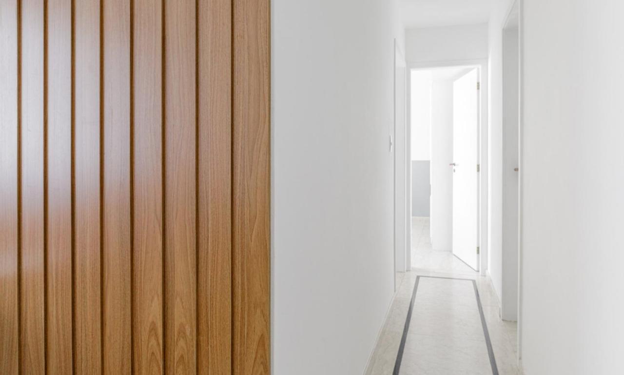 Apartamento Tabas Lindo Ape De 2 Quartos No Leblon Lb0023 *
