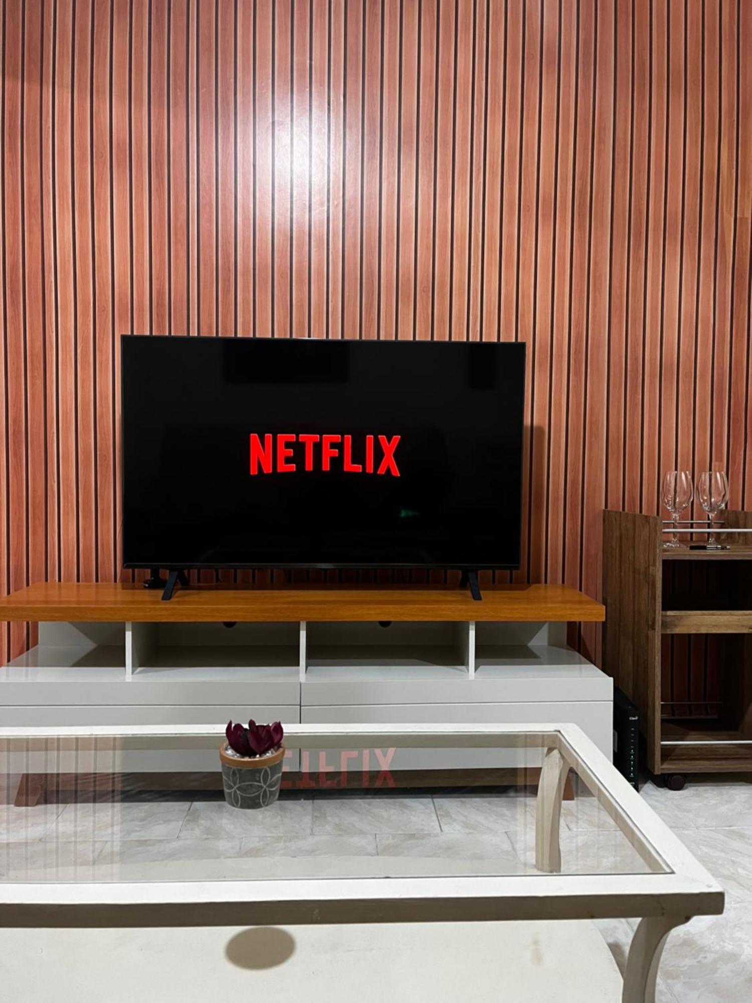 Apartamento, E Streaming - 100m Da Orla De Copacabana Apartamento *