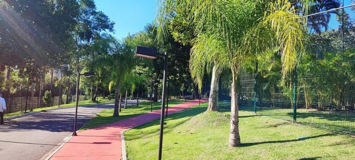 402 - 2 Qts,1,3 Km Do Rio Centro, Junesse , Conf., S *