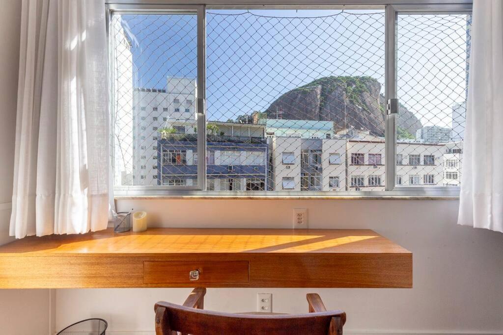 Apartamento Curtacopacabana: 1qto, Estiloso, 400mb, 5min