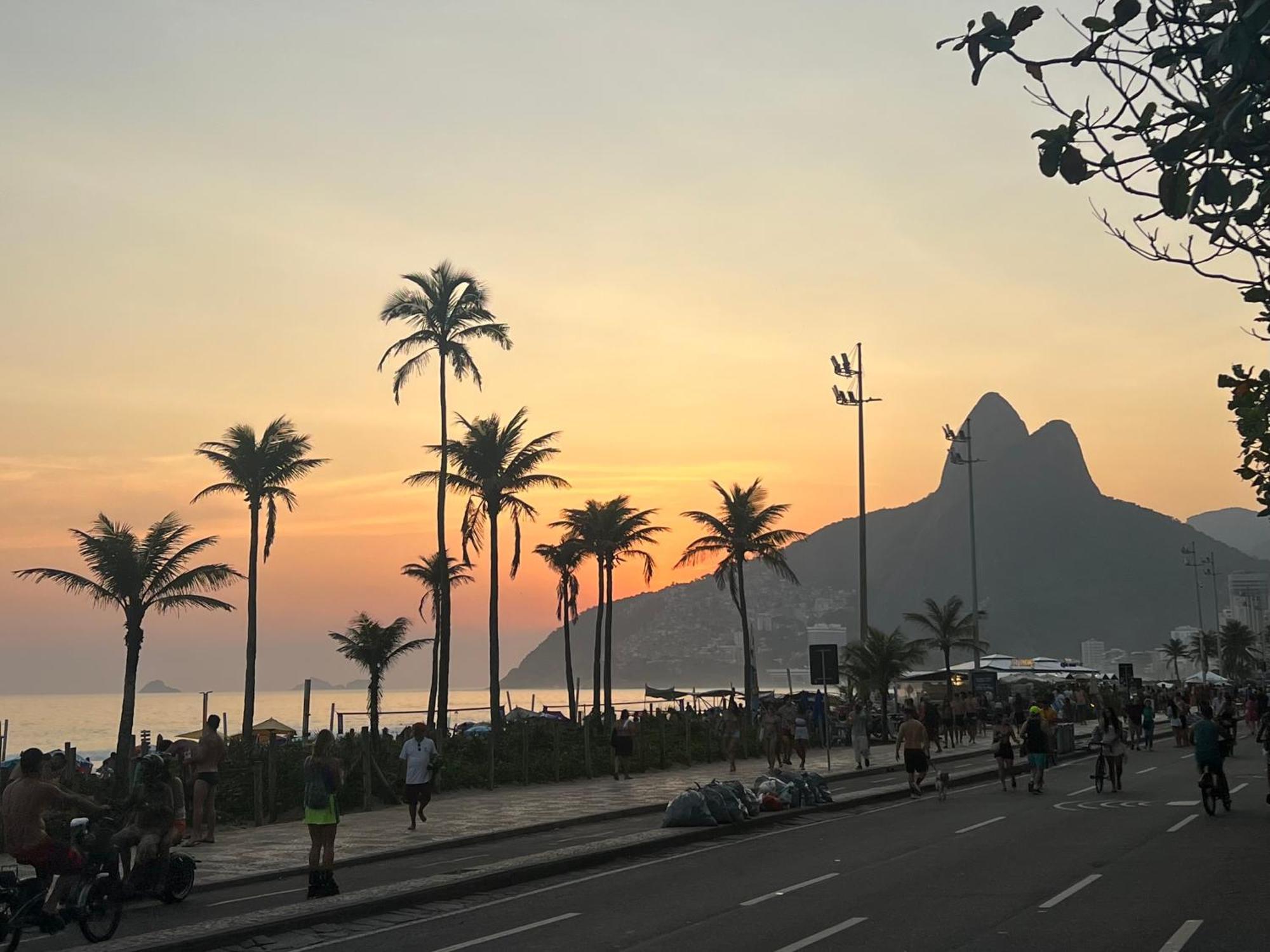 Apartment Ocean View House Of Zepp - Good Neighbourhood, 5 Minute Walk To The Beach, Stunning Sunrise Views Rio de Janeiro
