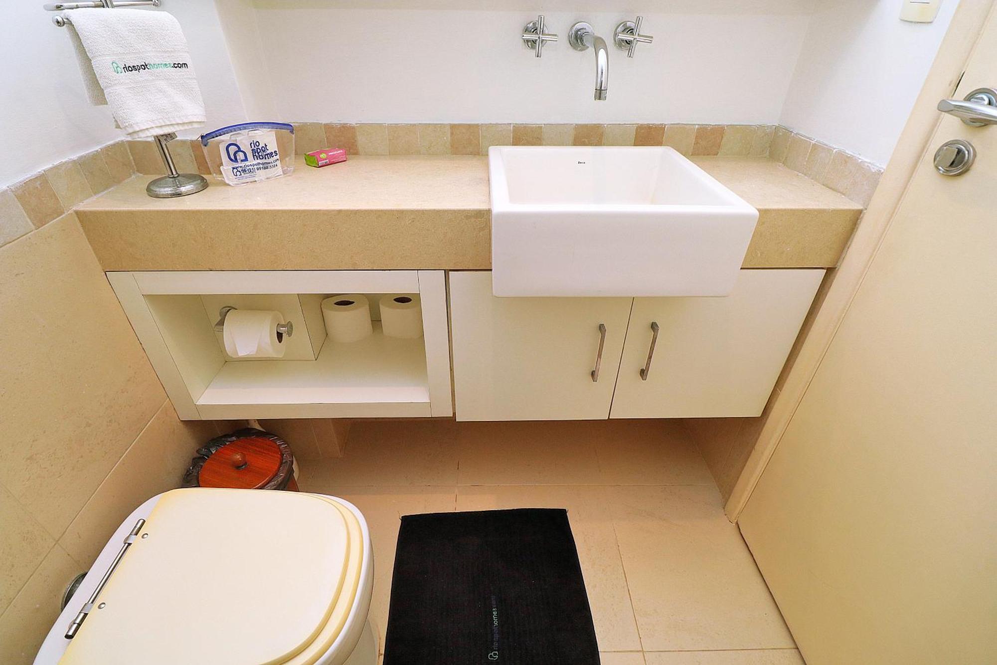 Quarto&sala A 150m Da | U052