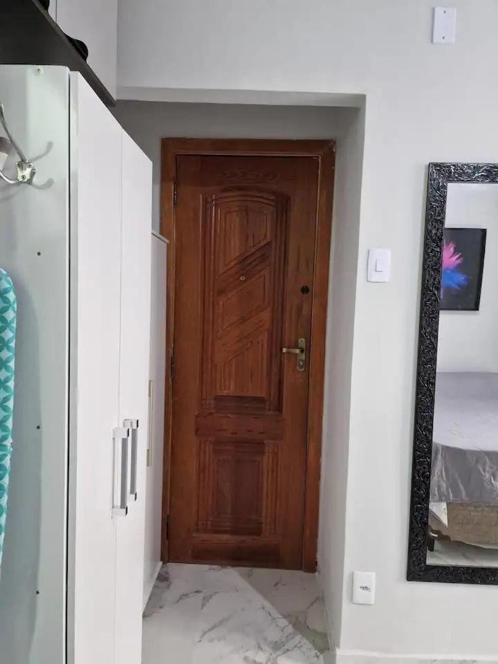 Apartamento Tipo Com Uma Linda Sacada *