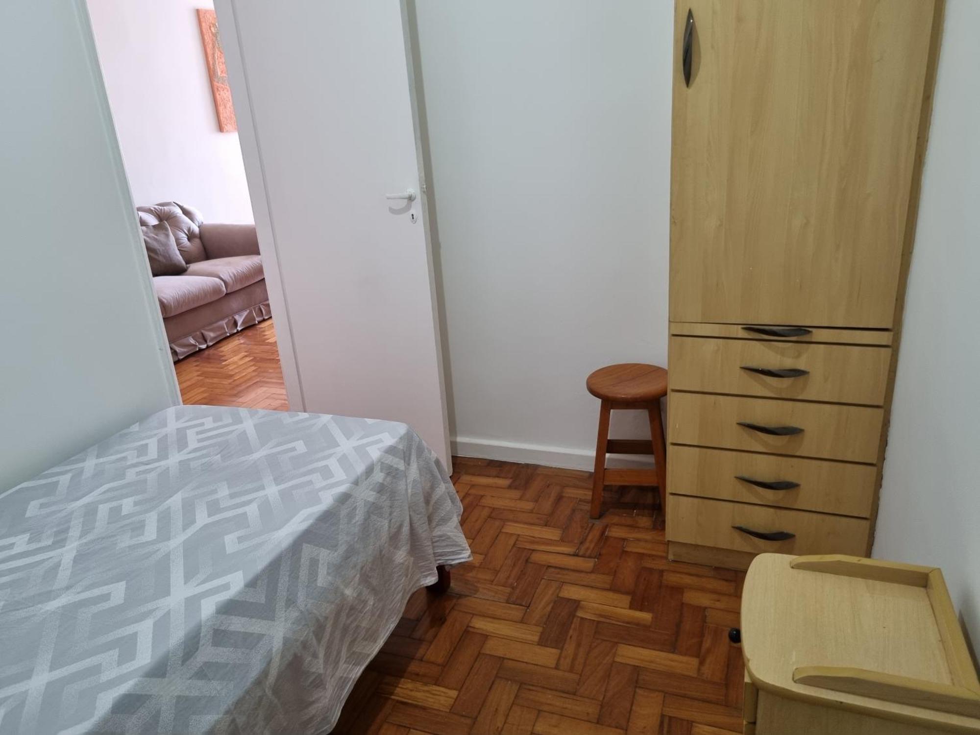 Ape Com 2 Quartos Super Bem Localizado Em Copa * Rio de Janeiro