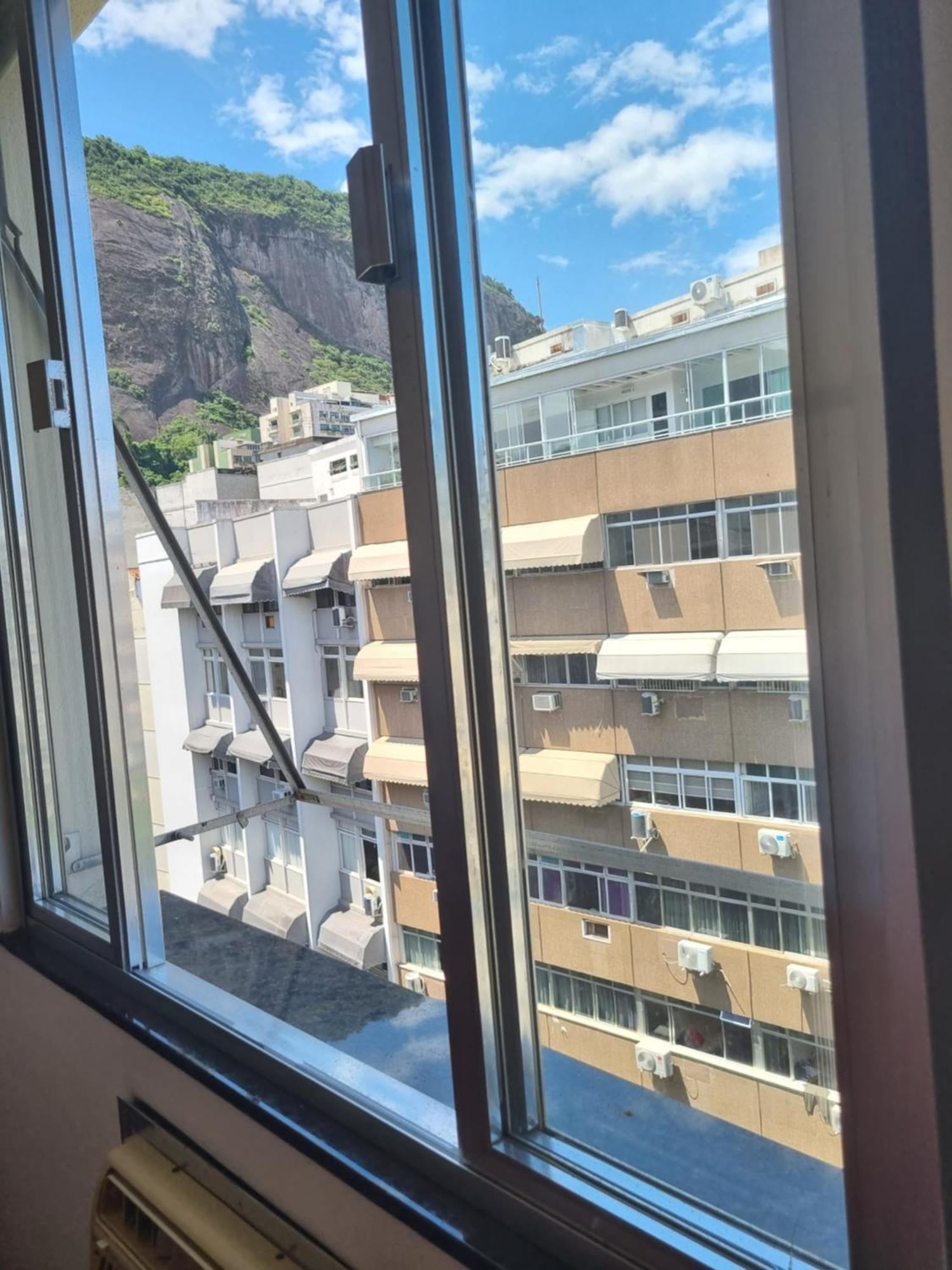 Ape Com 2 Quartos Super Bem Localizado Em Copa Rio de Janeiro