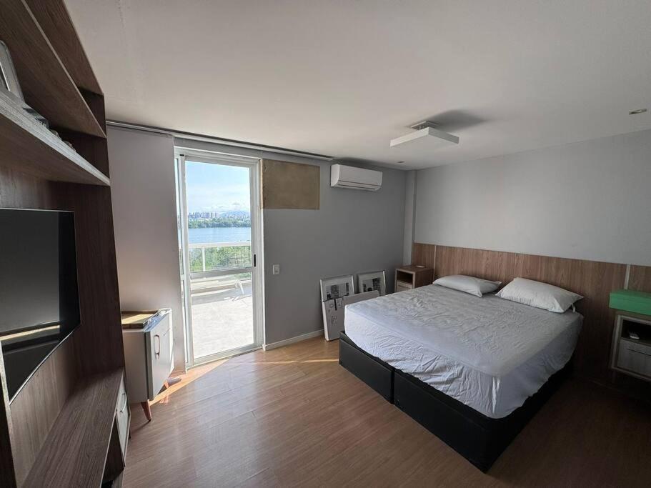 Apartamento Cobertura Linear, 3 Quartos, Peninsula