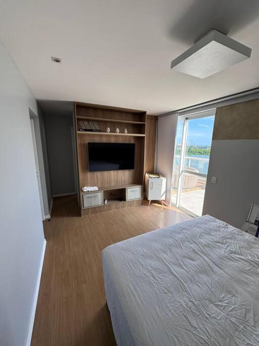Cobertura Linear, 3 Quartos, Peninsula Apartamento