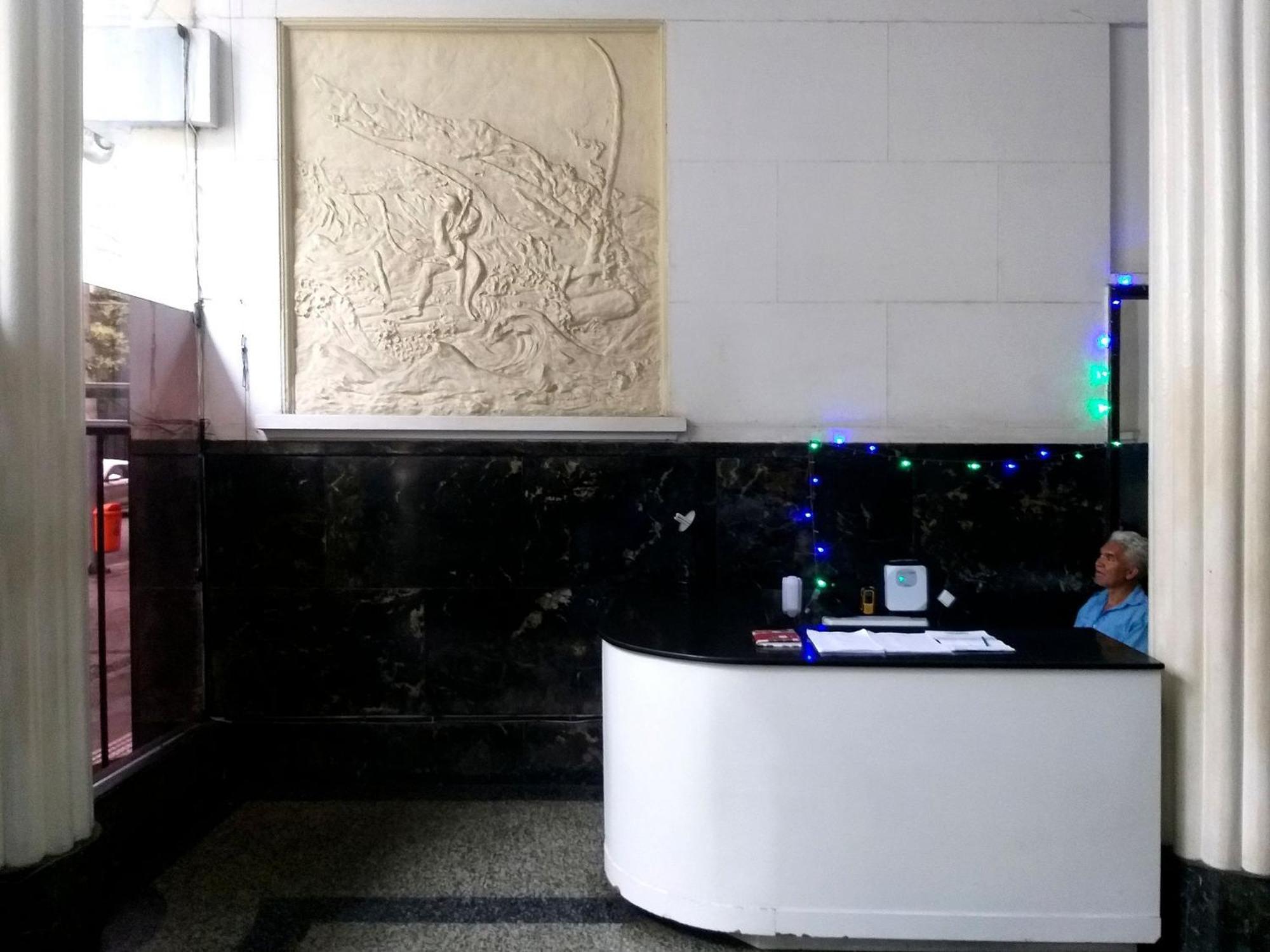 Apartamento Maravilhoso Loft Em Copacabana A 150 Metros Da Com Um Varandao Em Meio Ao Verde. Rio de Janeiro