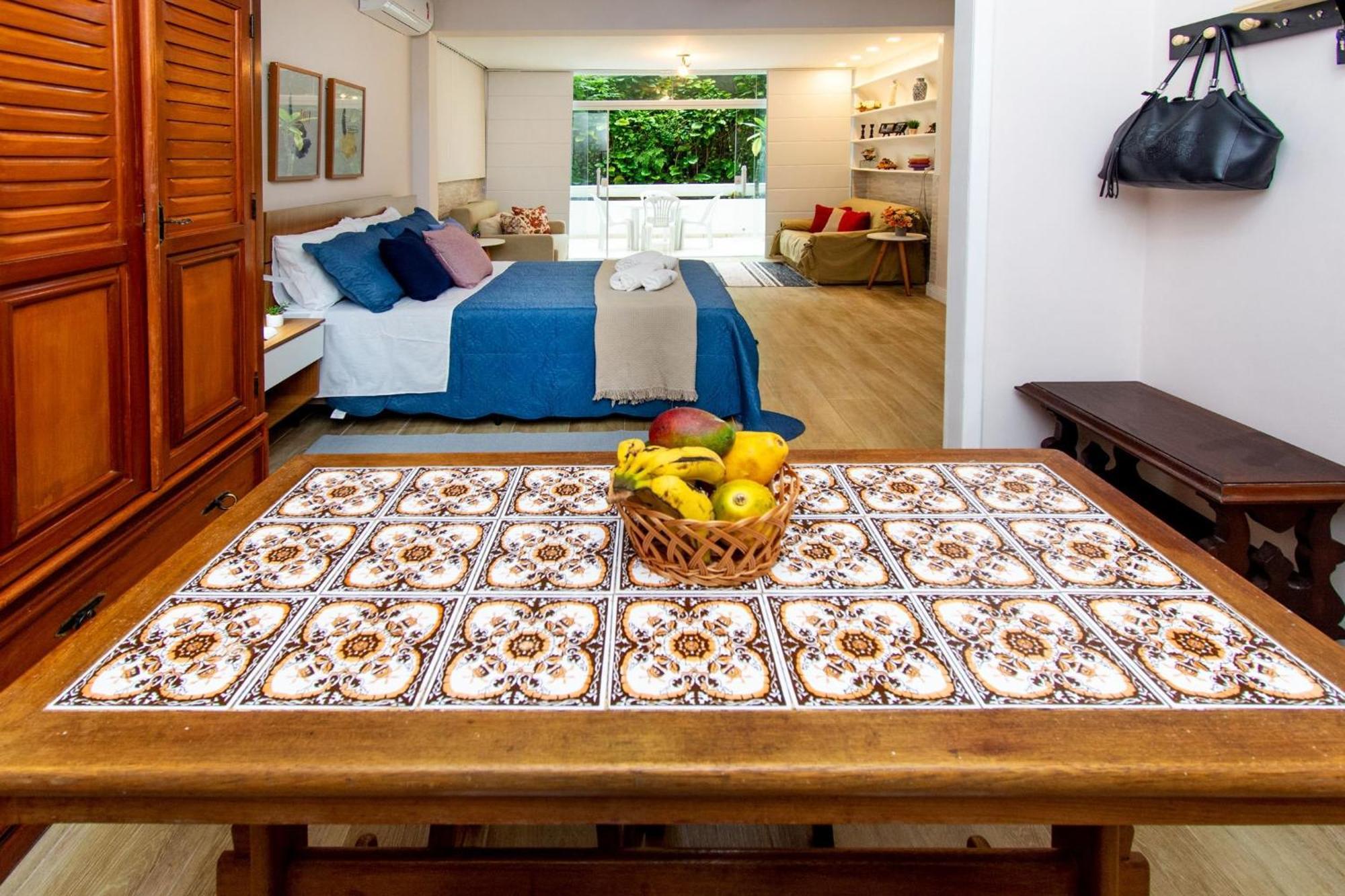 Apartamento Maravilhoso Loft Em Copacabana A 150 Metros Da Com Um Varandao Em Meio Ao Verde. *