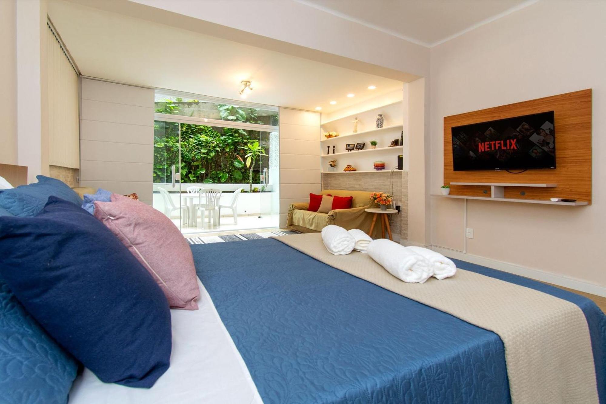 Apartamento Maravilhoso Loft Em Copacabana A 150 Metros Da Com Um Varandao Em Meio Ao Verde. *