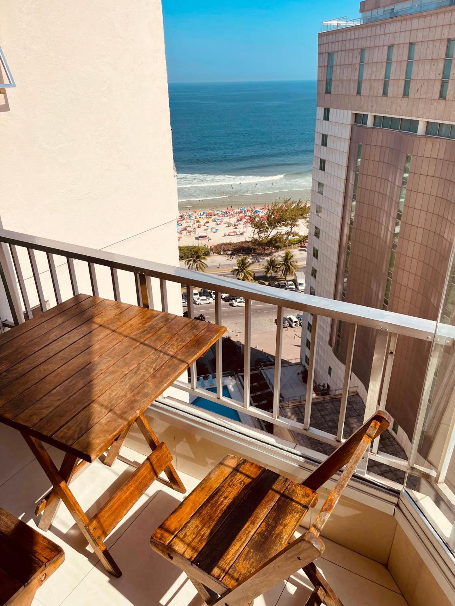 Apartment Pe Na Areia: Beachfront With Ocean View
