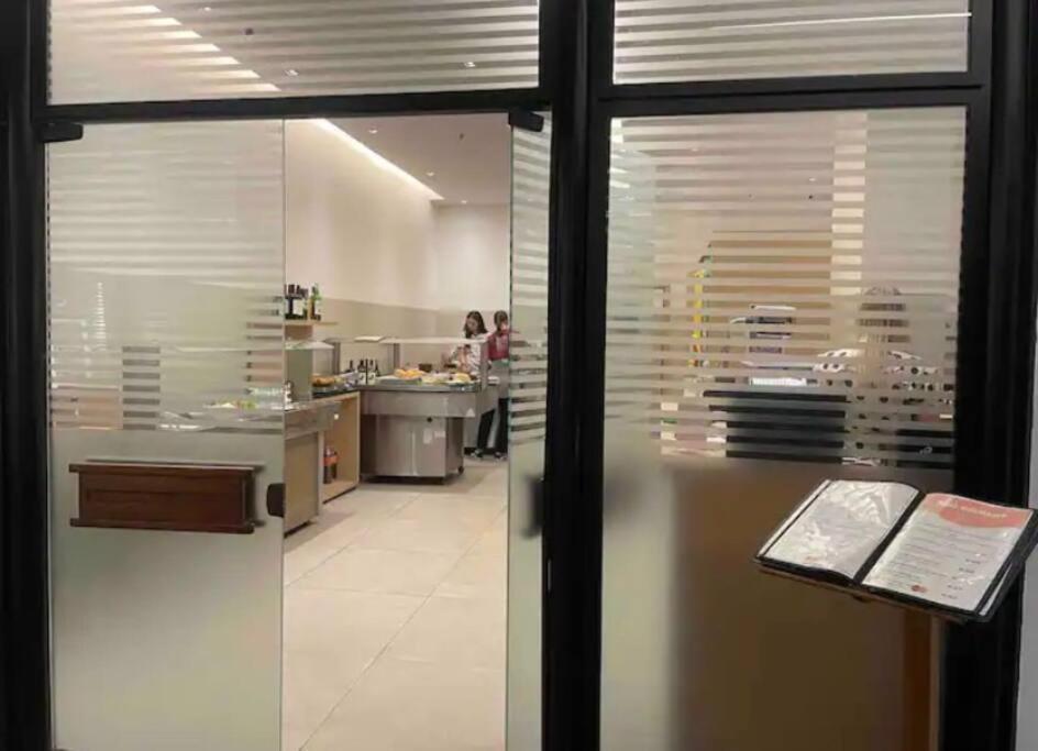 A 5min- Com Piscina, Portaria 24hrs, Internet 500mg, Shopping Rio Sul 2min A Pe! Apartamento *