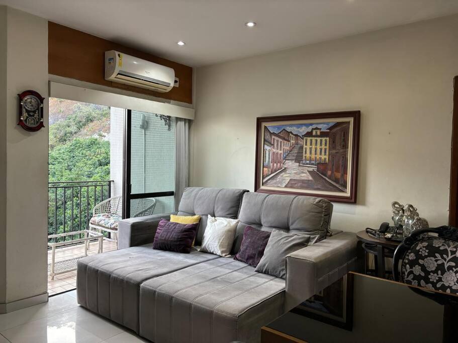 A 5min- Com Piscina, Portaria 24hrs, Internet 500mg, Shopping Rio Sul 2min A Pe! Rio de Janeiro