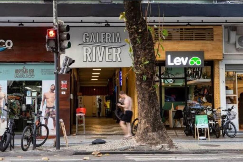 Apartamento Copacabana Sala E Na Quadra Da Praia, Posto 6, Brasil