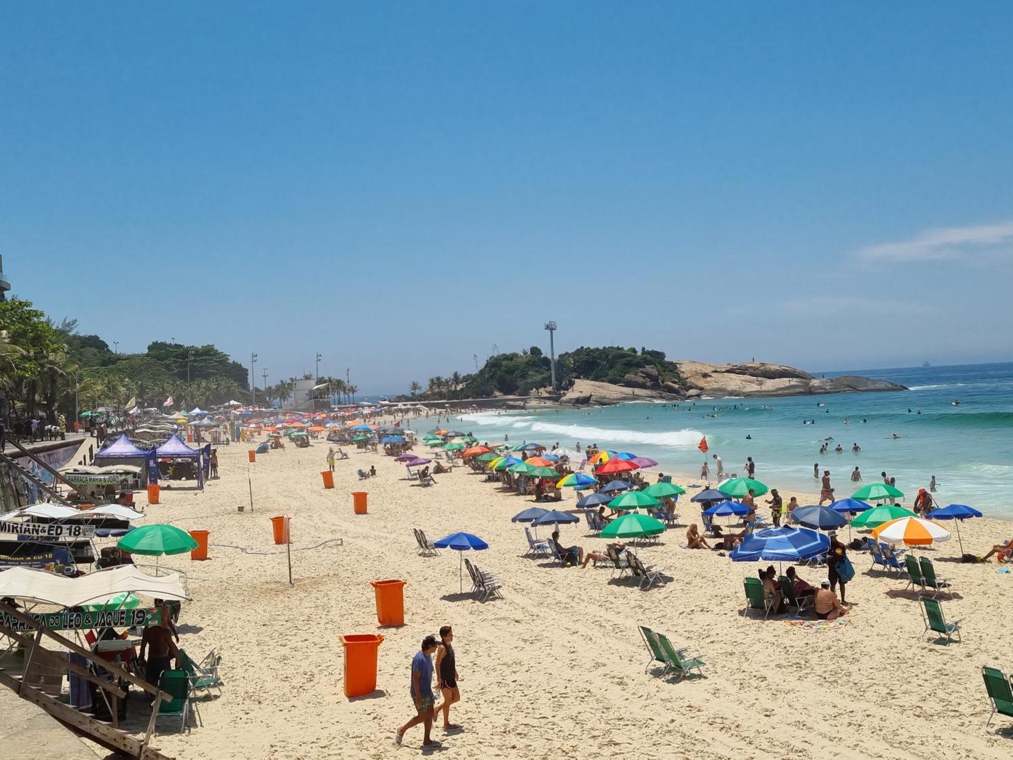 Homestay 1 C Vista Livre E Banheiro Privativo E Perto Praias Ipanema Leblon Arpoador Copacabana E Do Cristo Redentor Do Bondinho Pao Acucar Etc Chegando Cedo Que O Check-in Do Meio-dia, Deixe Suas Malas, Idem No Check-out 10h Manha Rio de Janeiro