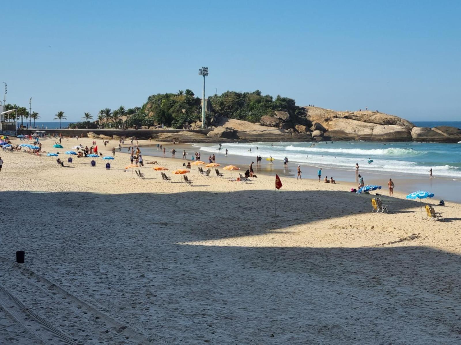 1 C Vista Livre E Banheiro Privativo E Perto Praias Ipanema Leblon Arpoador Copacabana E Do Cristo Redentor Do Bondinho Pao Acucar Etc Chegando Cedo Que O Check-in Do Meio-dia, Deixe Suas Malas, Idem No Check-out 10h Manha Homestay