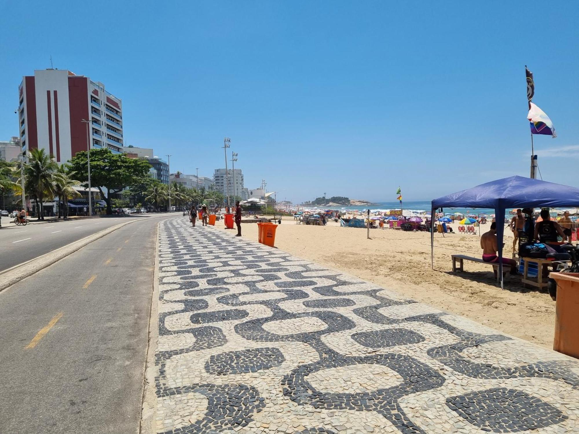 1 C Vista Livre E Banheiro Privativo E Perto Praias Ipanema Leblon Arpoador Copacabana E Do Cristo Redentor Do Bondinho Pao Acucar Etc Chegando Cedo Que O Check-in Do Meio-dia, Deixe Suas Malas, Idem No Check-out 10h Manha Homestay *