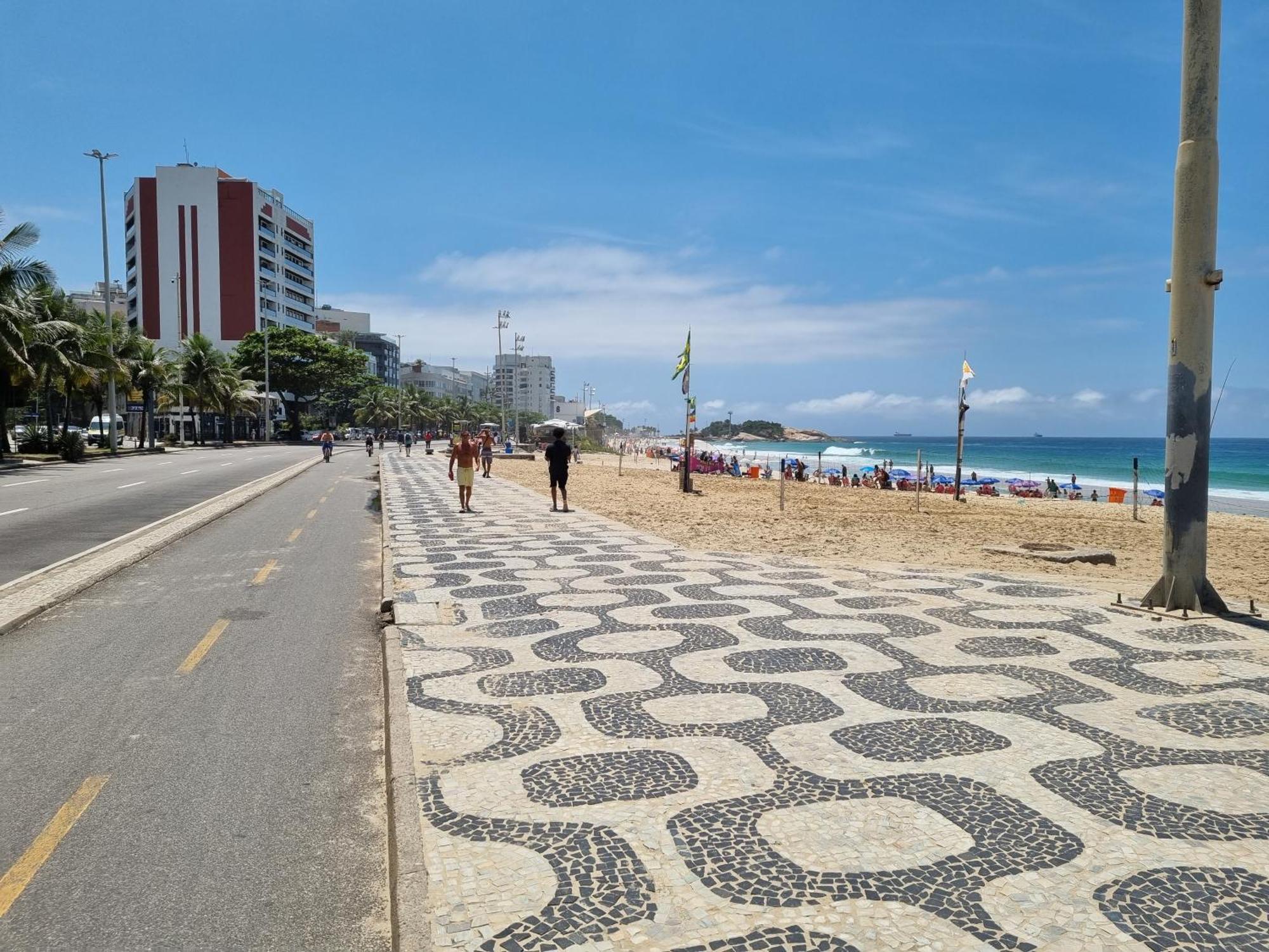 1 C Vista Livre E Banheiro Privativo E Perto Praias Ipanema Leblon Arpoador Copacabana E Do Cristo Redentor Do Bondinho Pao Acucar Etc Chegando Cedo Que O Check-in Do Meio-dia, Deixe Suas Malas, Idem No Check-out 10h Manha Homestay