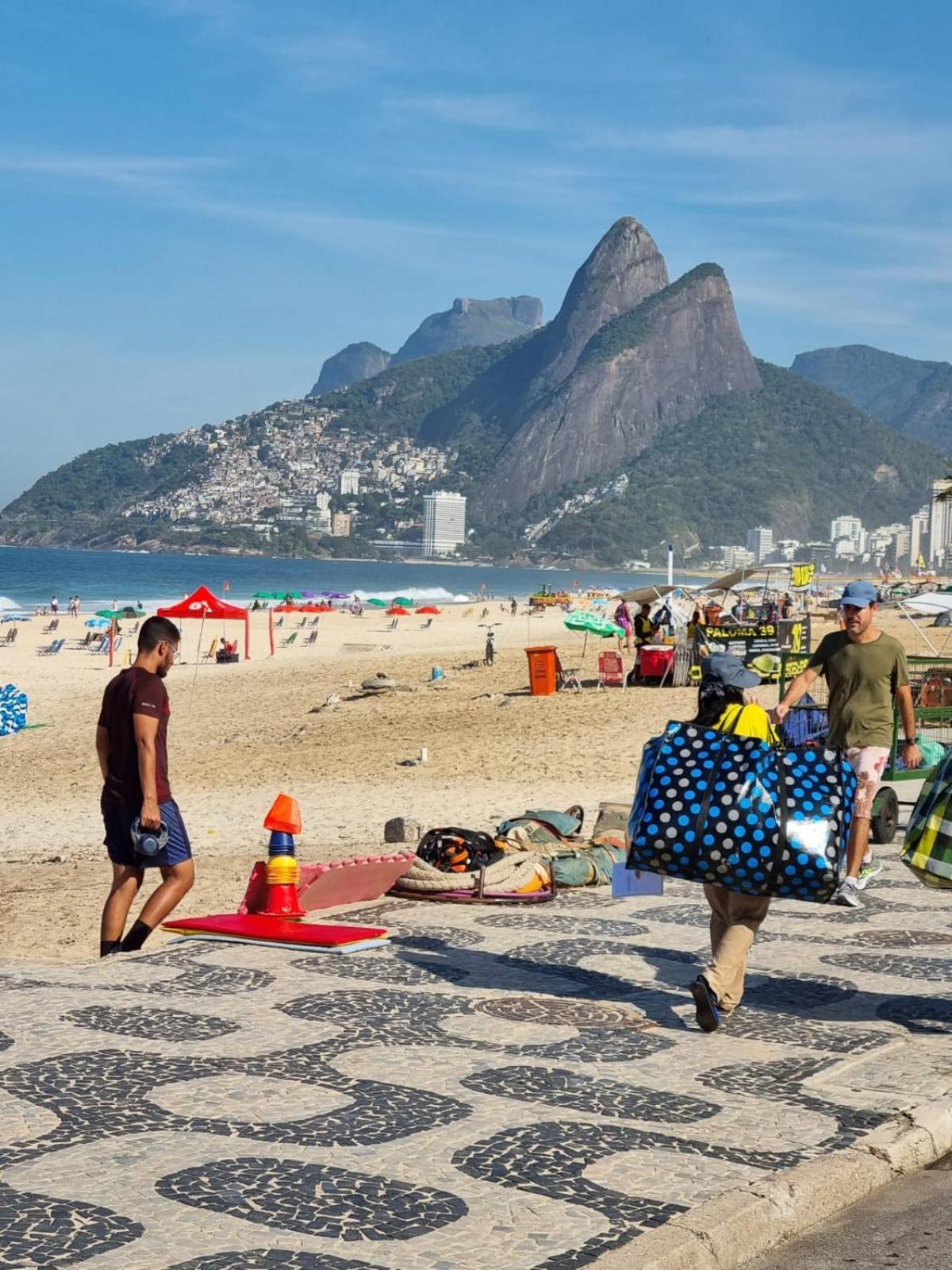 1 C Vista Livre E Banheiro Privativo E Perto Praias Ipanema Leblon Arpoador Copacabana E Do Cristo Redentor Do Bondinho Pao Acucar Etc Chegando Cedo Que O Check-in Do Meio-dia, Deixe Suas Malas, Idem No Check-out 10h Manha Homestay *