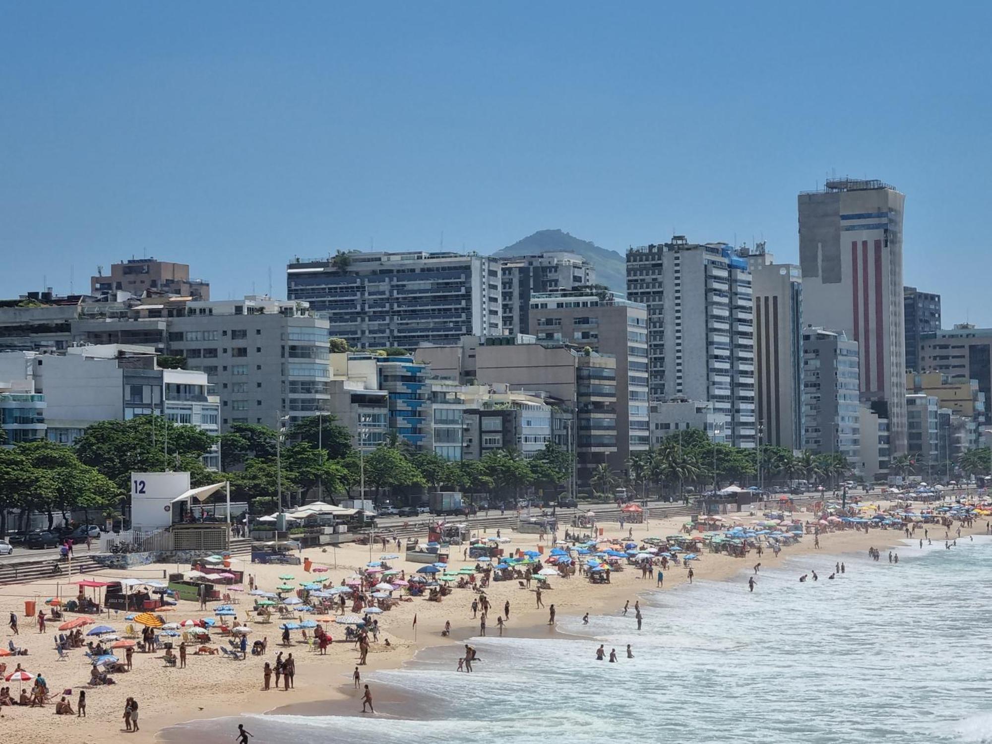 1 C Vista Livre E Banheiro Privativo E Perto Praias Ipanema Leblon Arpoador Copacabana E Do Cristo Redentor Do Bondinho Pao Acucar Etc Chegando Cedo Que O Check-in Do Meio-dia, Deixe Suas Malas, Idem No Check-out 10h Manha * Rio de Janeiro