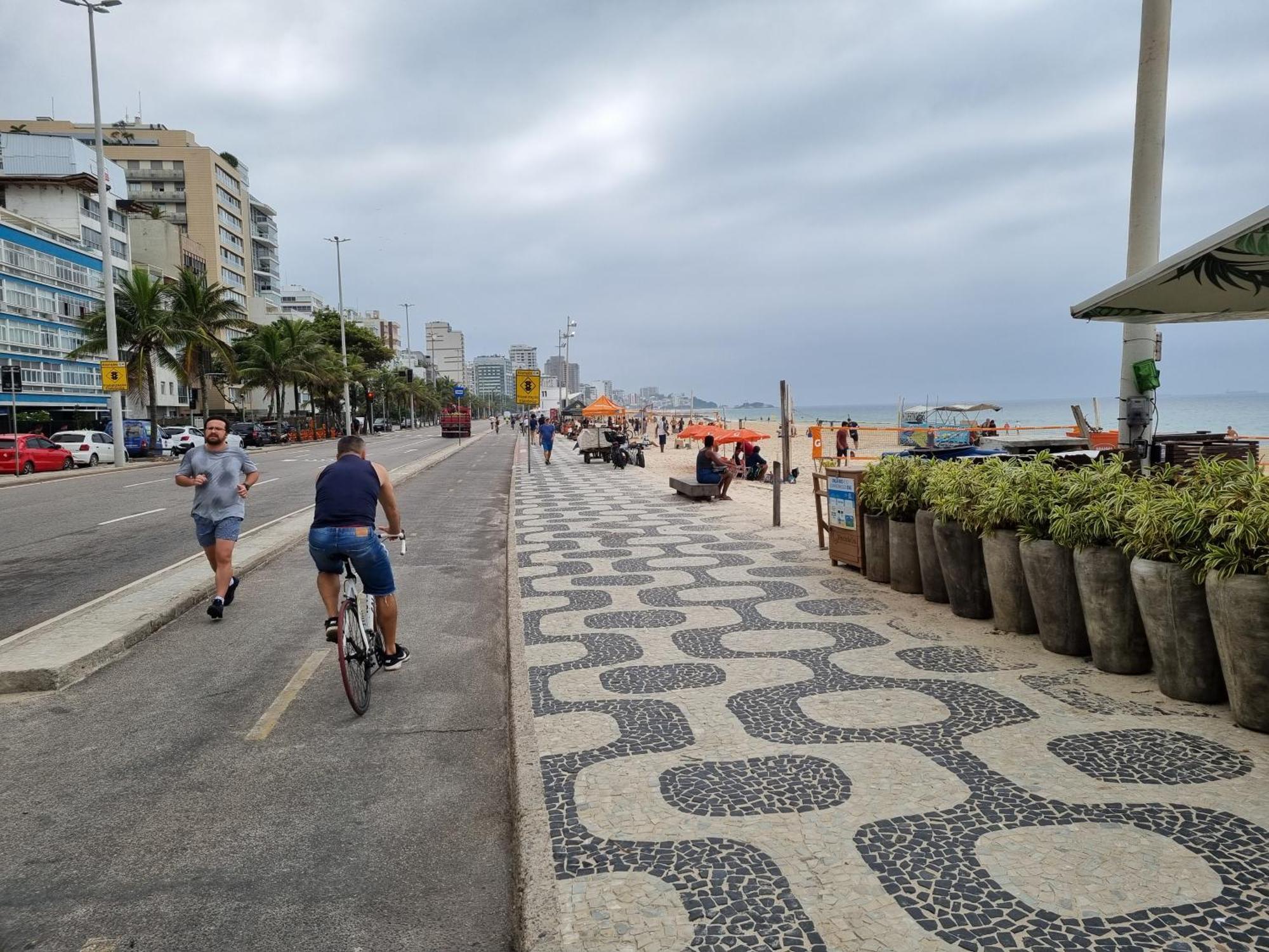 Homestay 1 C Vista Livre E Banheiro Privativo E Perto Praias Ipanema Leblon Arpoador Copacabana E Do Cristo Redentor Do Bondinho Pao Acucar Etc Chegando Cedo Que O Check-in Do Meio-dia, Deixe Suas Malas, Idem No Check-out 10h Manha *