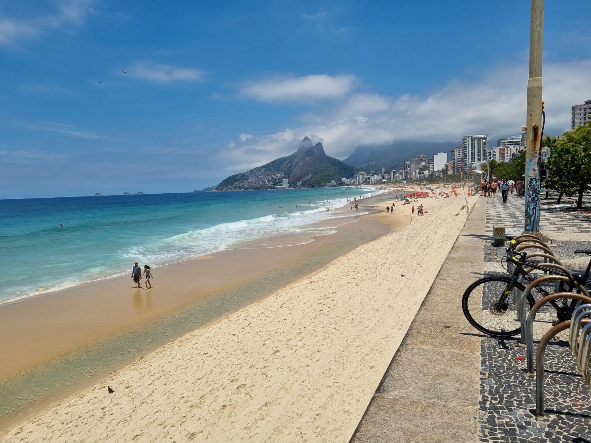 1 C Vista Livre E Banheiro Privativo E Perto Praias Ipanema Leblon Arpoador Copacabana E Do Cristo Redentor Do Bondinho Pao Acucar Etc Chegando Cedo Que O Check-in Do Meio-dia, Deixe Suas Malas, Idem No Check-out 10h Manha Rio de Janeiro