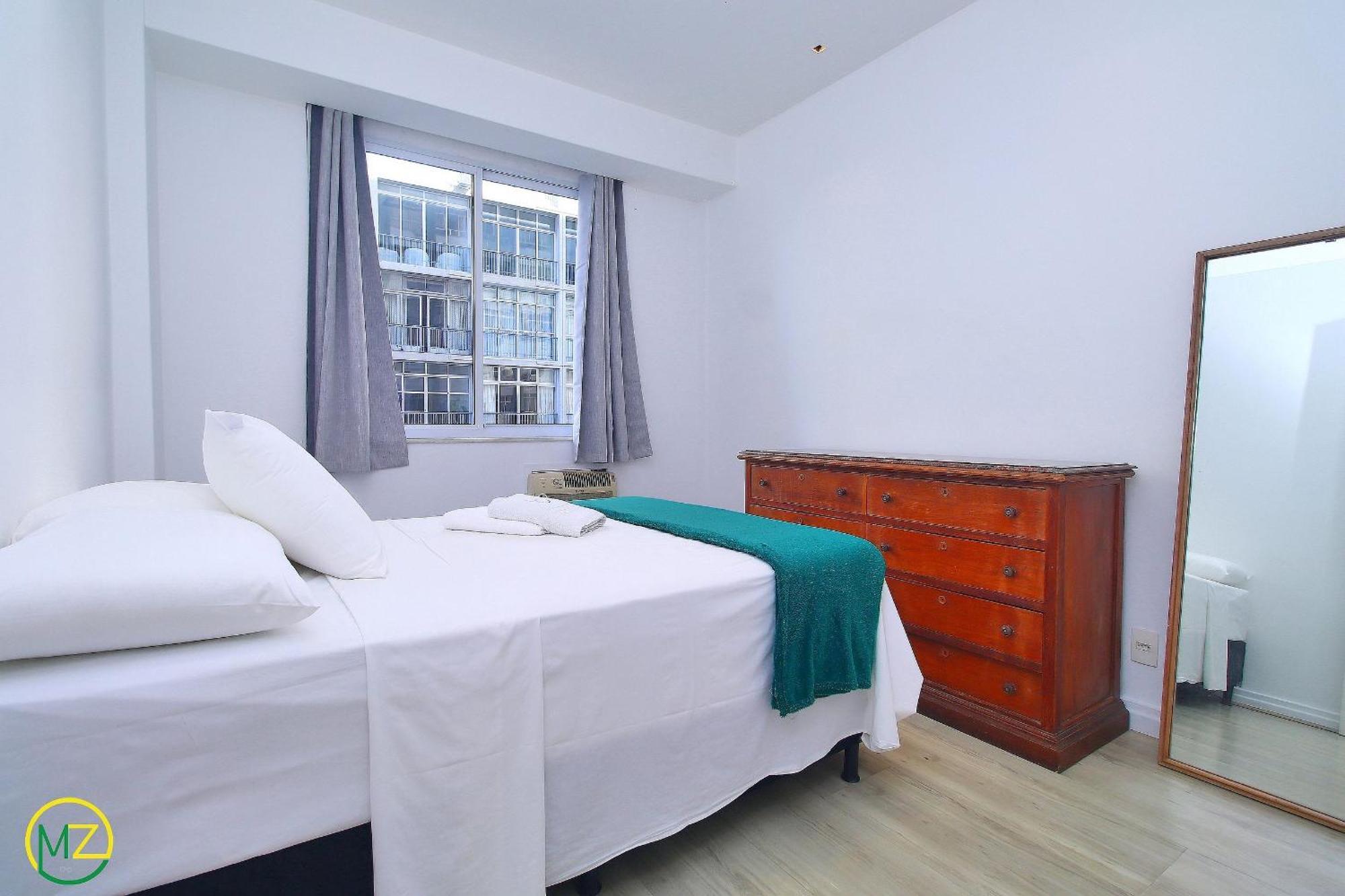 Espacoso 4 Quartos Em Copacabana 10 Pessoas Apartamento