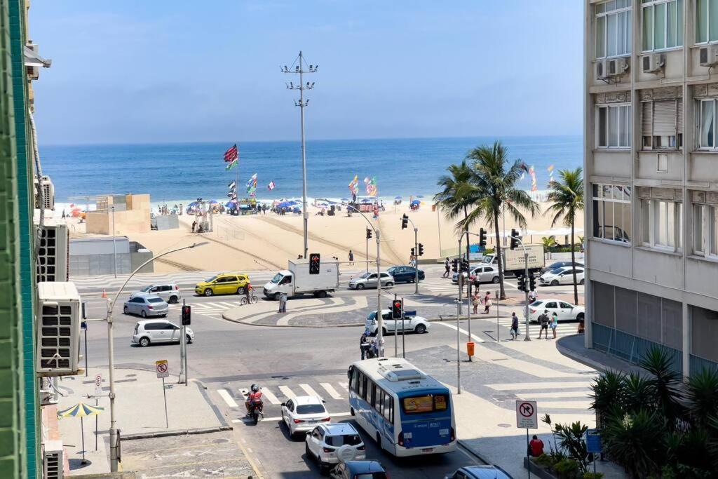 Em Copacabana Quadra Da