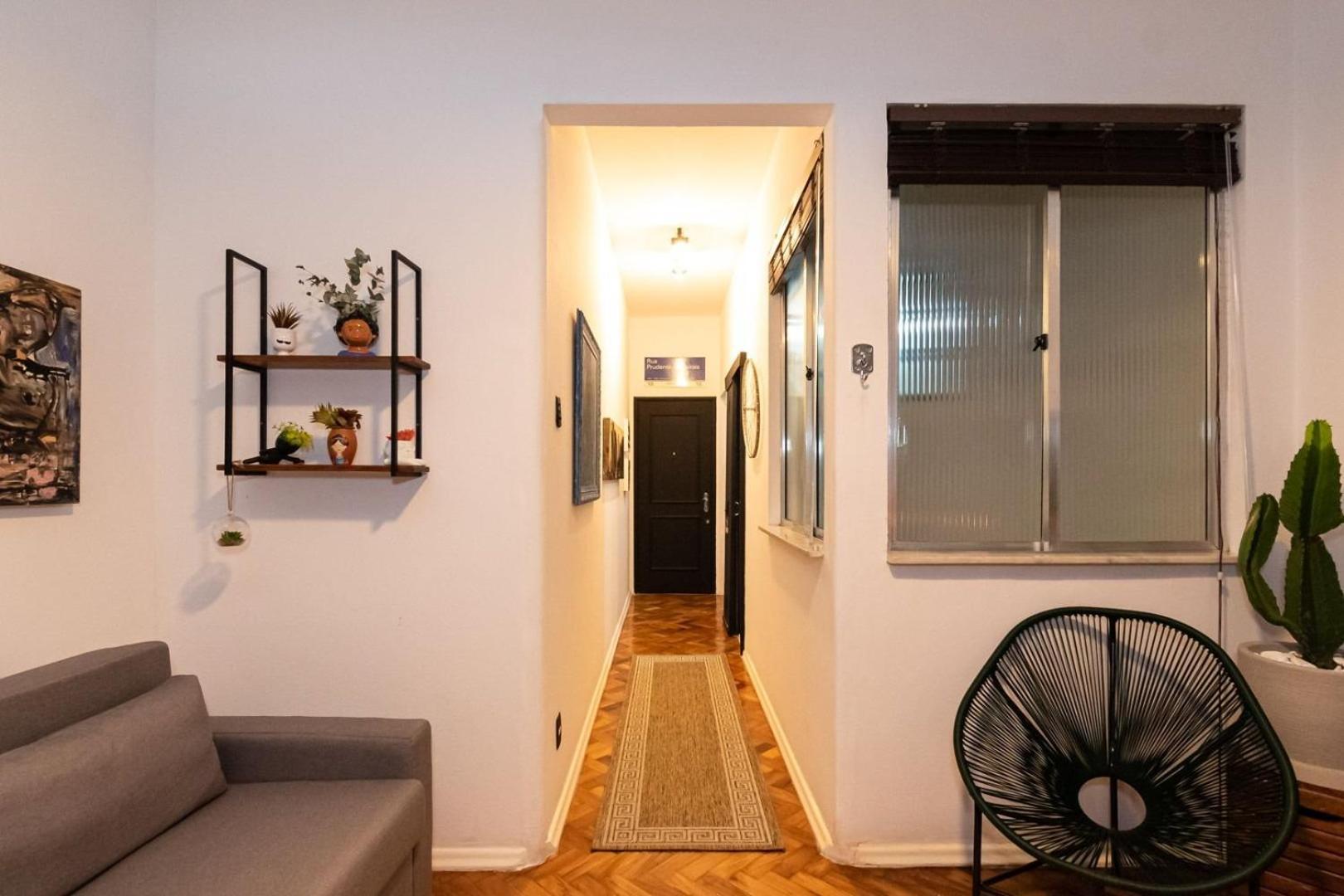 Apartamento Omar Do Rio - Jg 42/701: Moderno Qto&sala, Internet 240mbps, Smart Tv, Videogame Retrô + Alexa