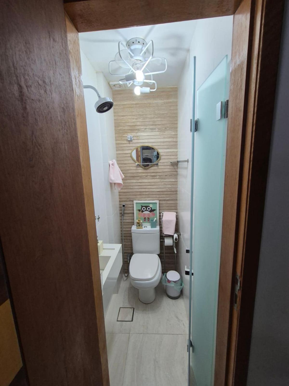 Homestay 1 C Vista Livre E Banheiro Privativo E Perto Praias Ipanema Leblon Arpoador Copacabana E Do Cristo Redentor Do Bondinho Pao Acucar Etc Chegando Cedo Que O Check-in Do Meio-dia, Deixe Suas Malas, Idem No Check-out 10h Manha Rio de Janeiro