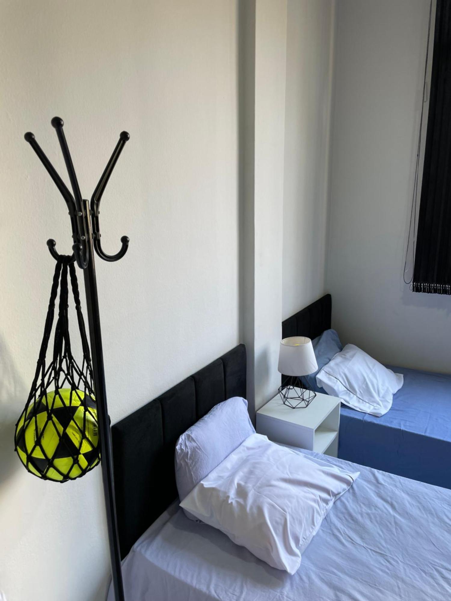 Quarto Em Copacabana Proximo Ao Metro E Praia *