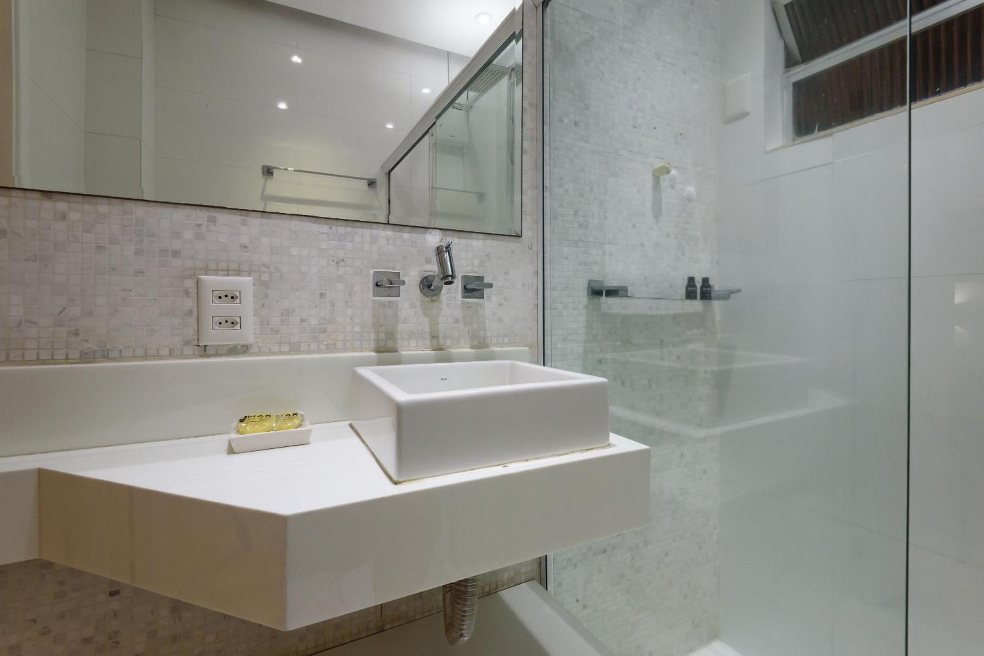 Completo A 200m Da | Fm 144/409 Apartamento Rio de Janeiro