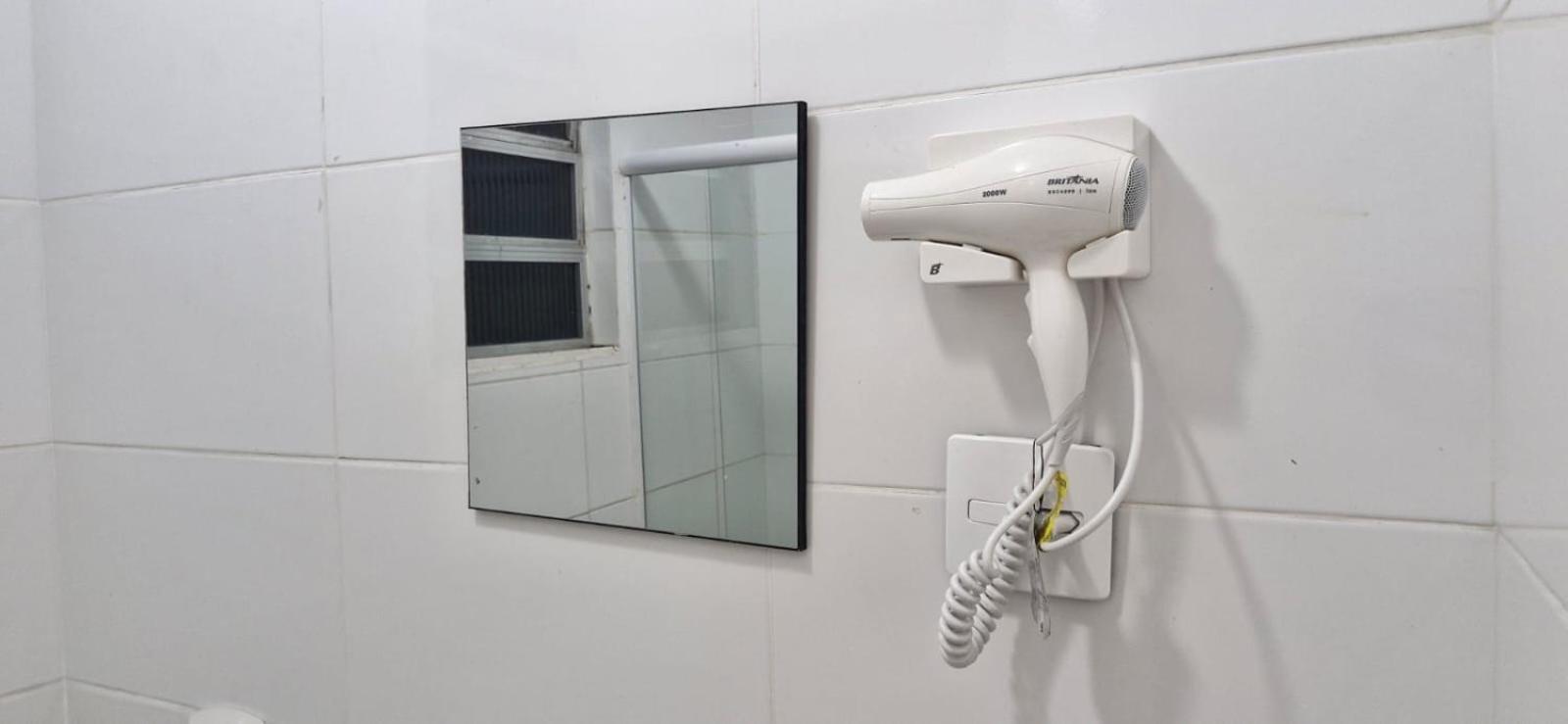 Copacabana Saleta, Grande Com Ar Cond Wi-fi A 2 Qds Da Apartamento