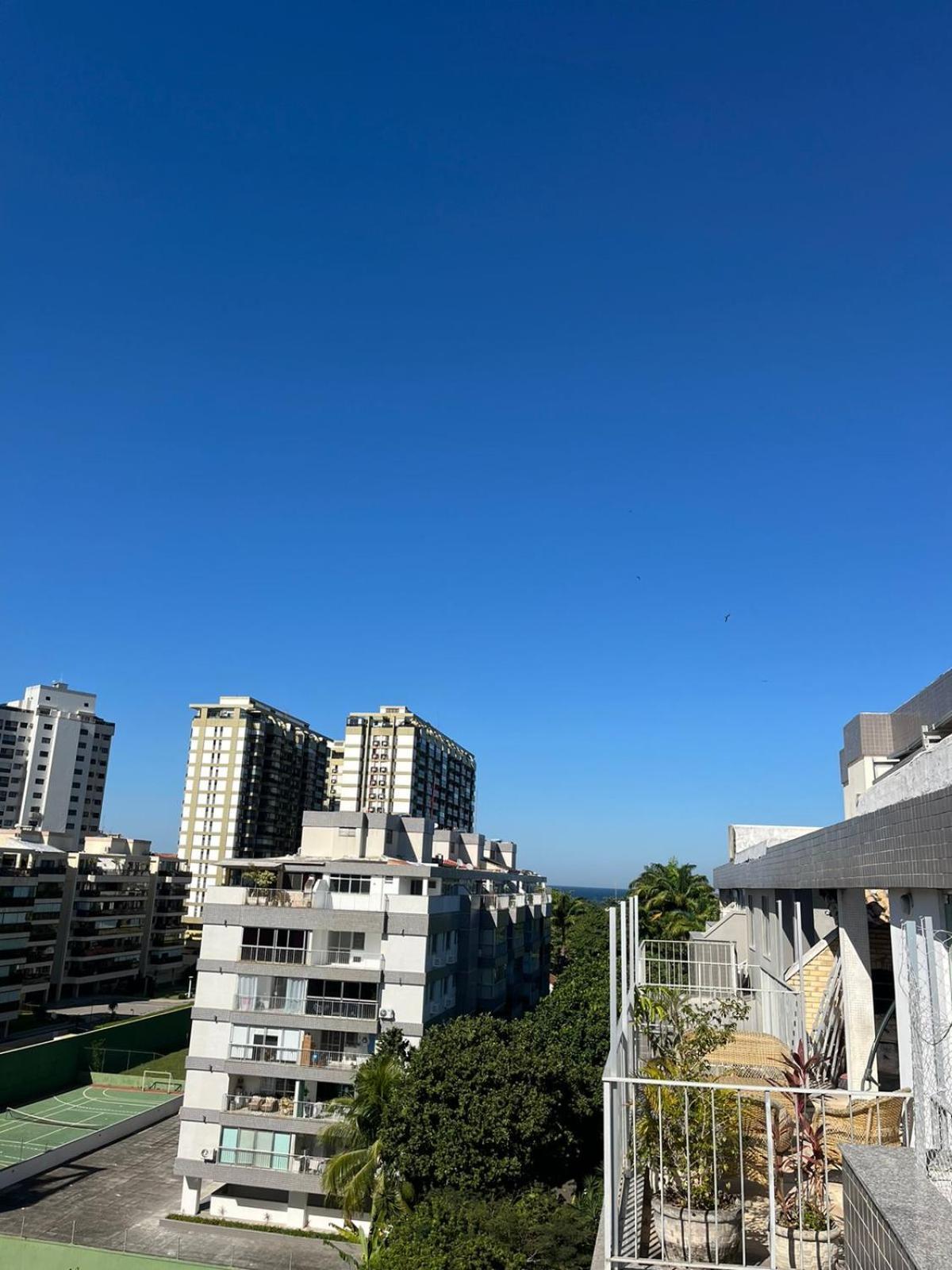 Apartamento Cobertura Incrivel, Silenciosa E Familiar Com Sala Ampla, Cozinha Americana, 3 Quartos, Area Gourmet, Terraco Aberto Com Churrasqueira E Jacuzzi Na Praia Da Barra Da Tijuca - Rio De Janeiro - Apto Inteiro So Pra Voce