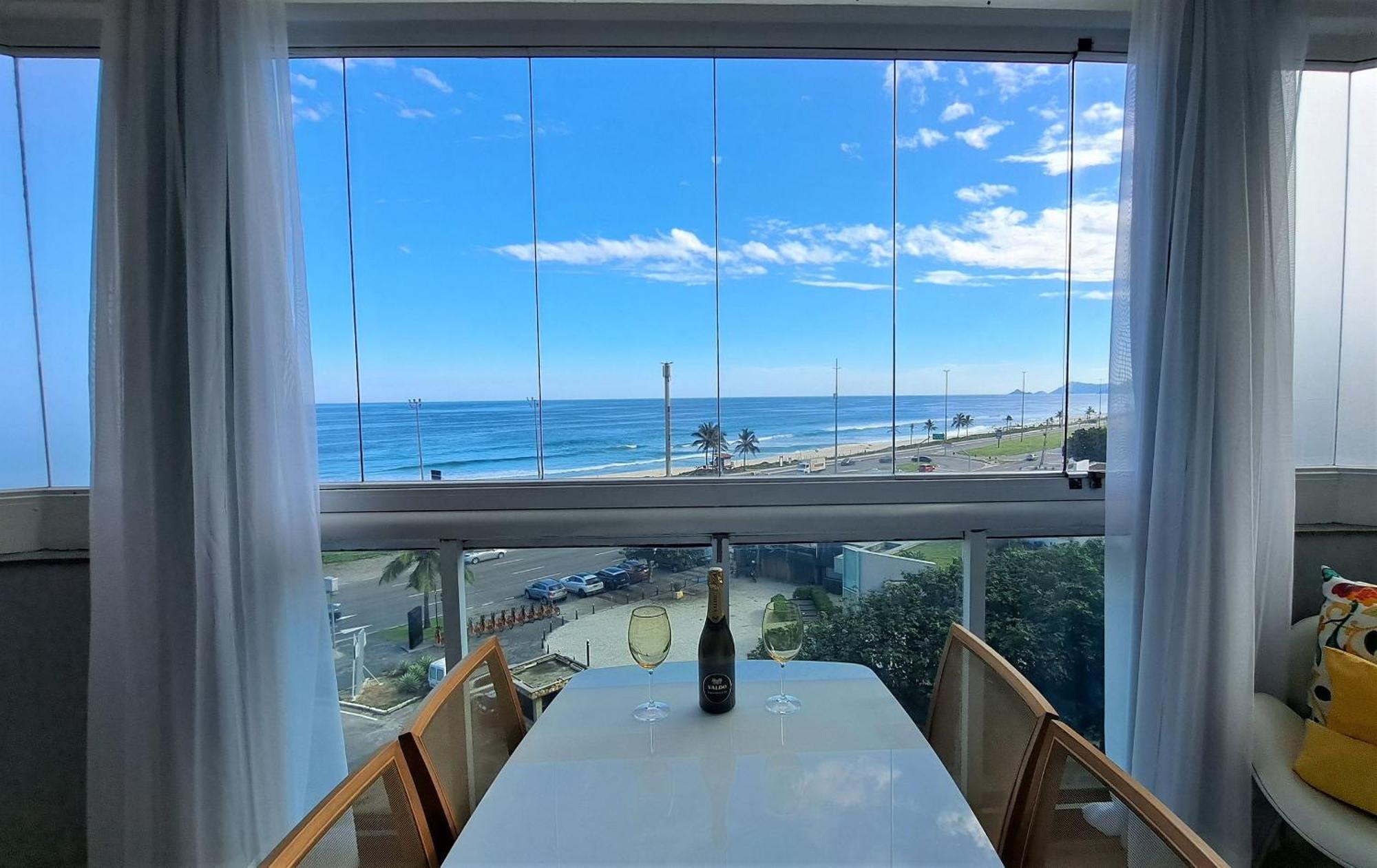 Lindo Apt Ocean Drive Vista Praia Da Barra - Beira Mar *