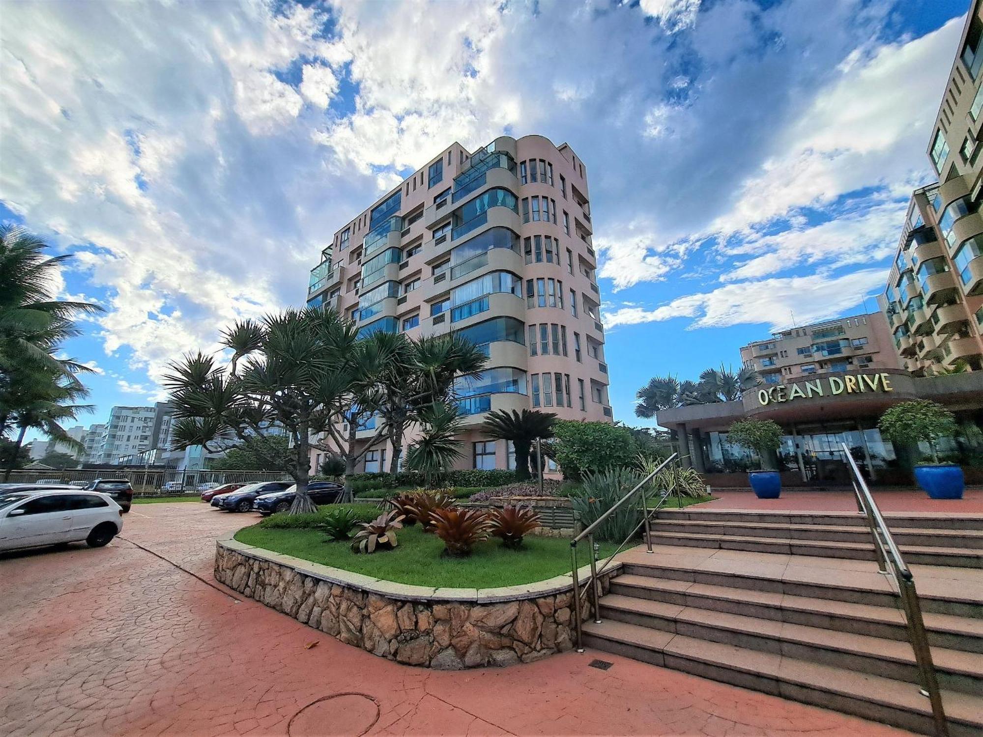 Lindo Apt Ocean Drive Vista Praia Da Barra - Beira Mar Apartamento