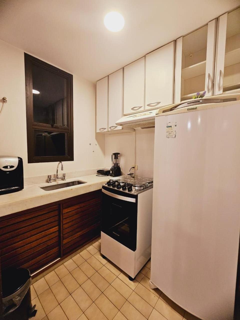 Apartamento Praia, Piscina, Vista, Shopping, Junto Em Um So Lugar. E Sala Do Perfeito. Rio de Janeiro