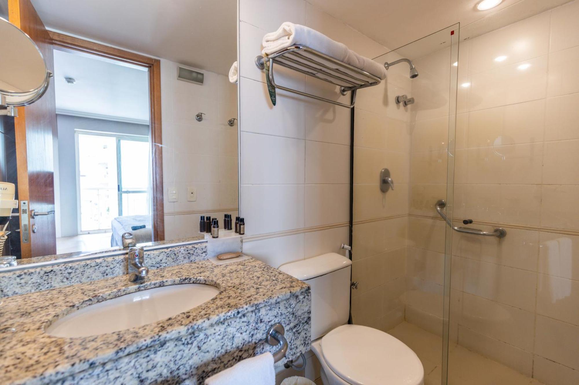 Barra Premium - Flat Com Servicos, Recepcao 24 Horas, Piscina, Academia E Balsa Praia! Apartment